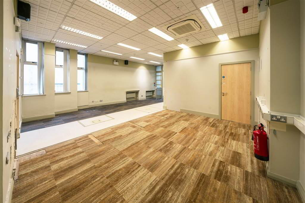 Commercial Property 5 of 23