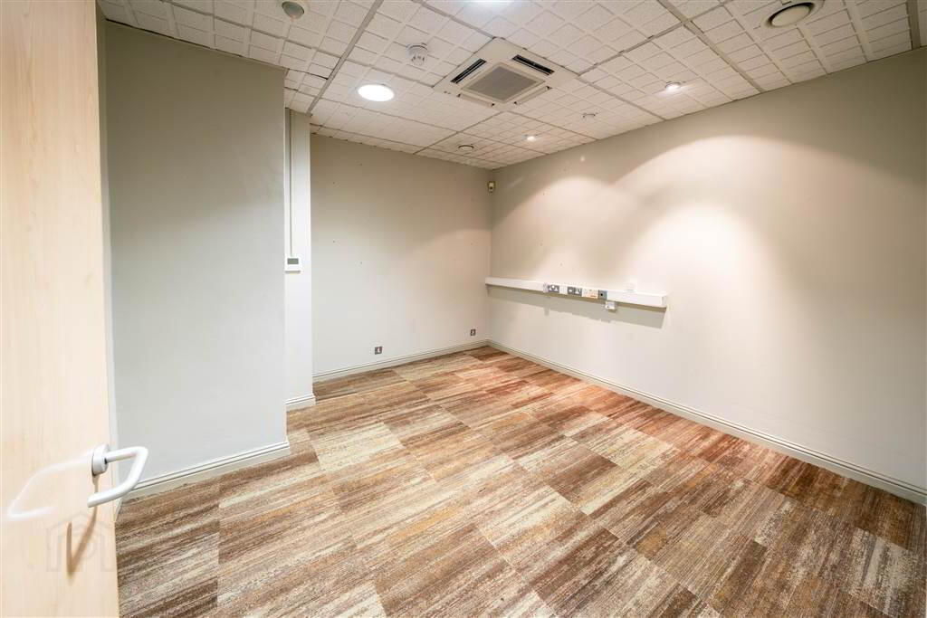 Commercial Property 6 of 23