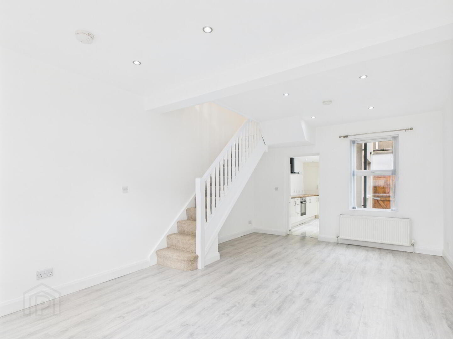2 Lovatt Street 3 of 16