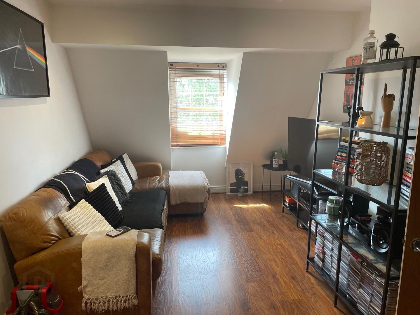 44 Milfort Mews 1 of 7