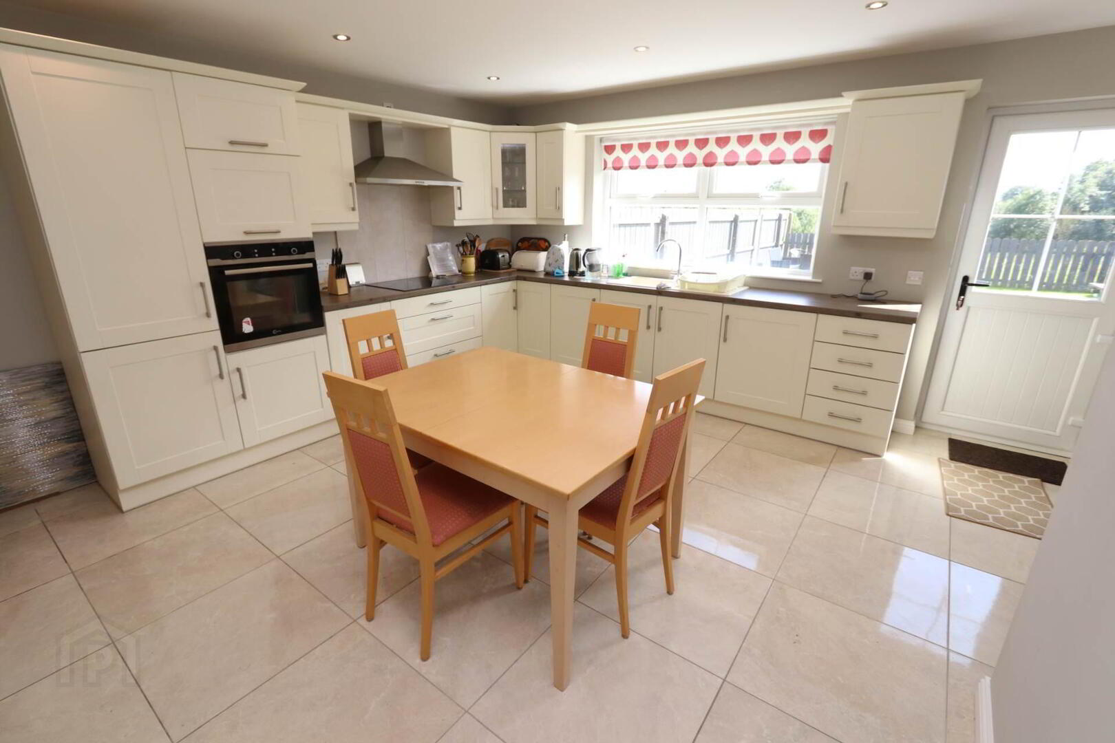 15 The Olde Fairways Crescent 4 of 18