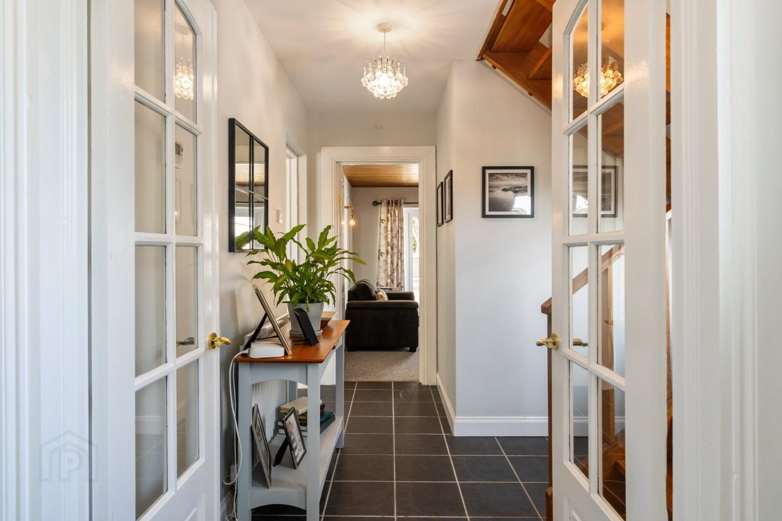 30 Whiteways 3 of 44