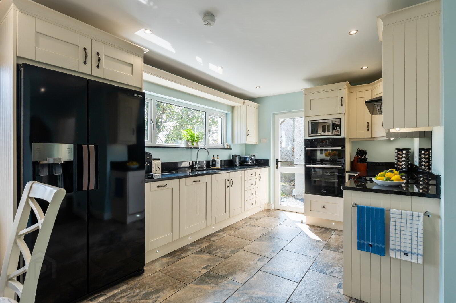 30 Whiteways 15 of 44
