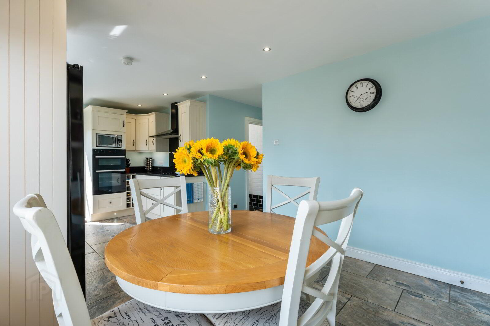 30 Whiteways 14 of 44