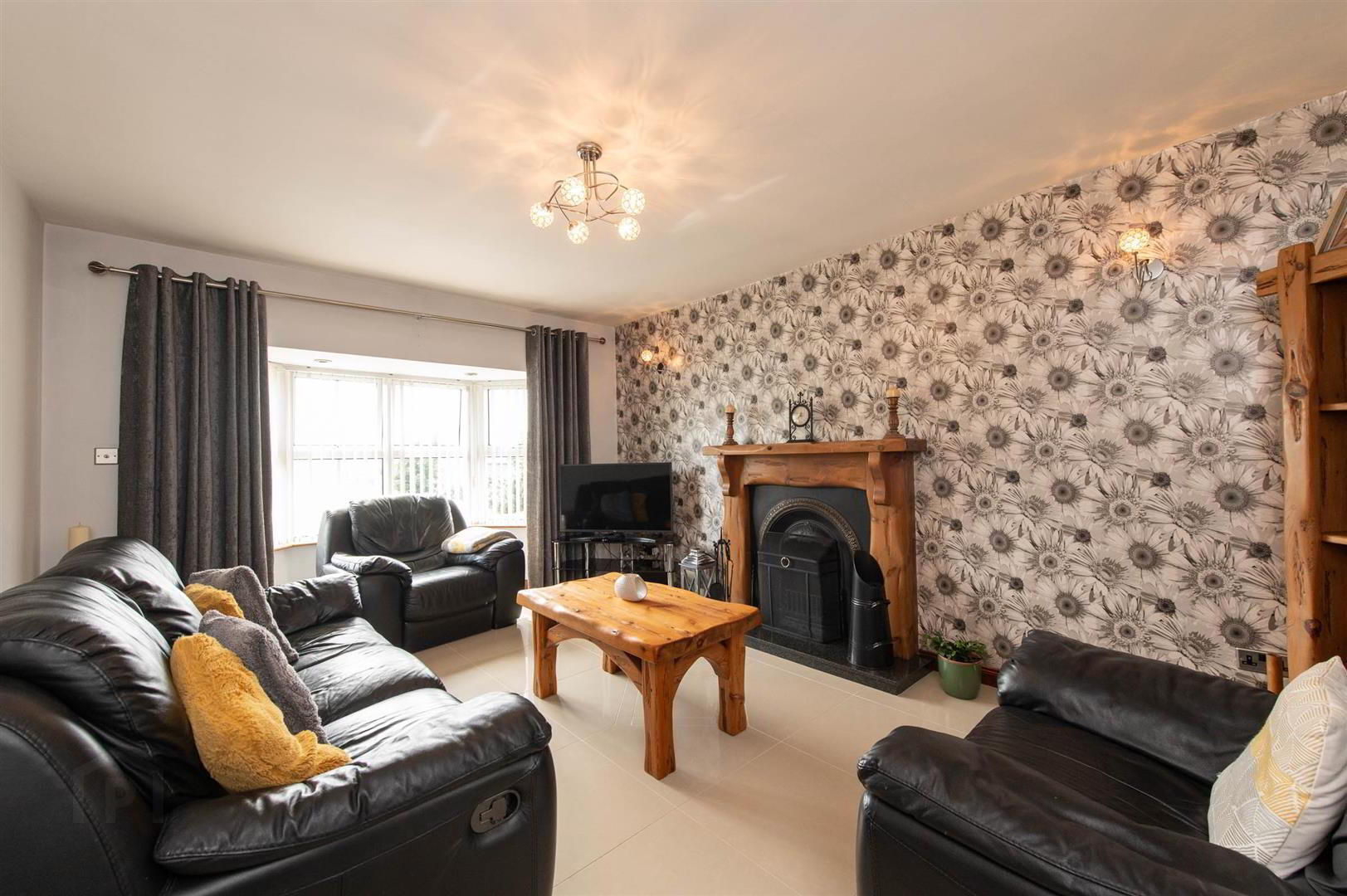 96a Commons Road 3 of 25