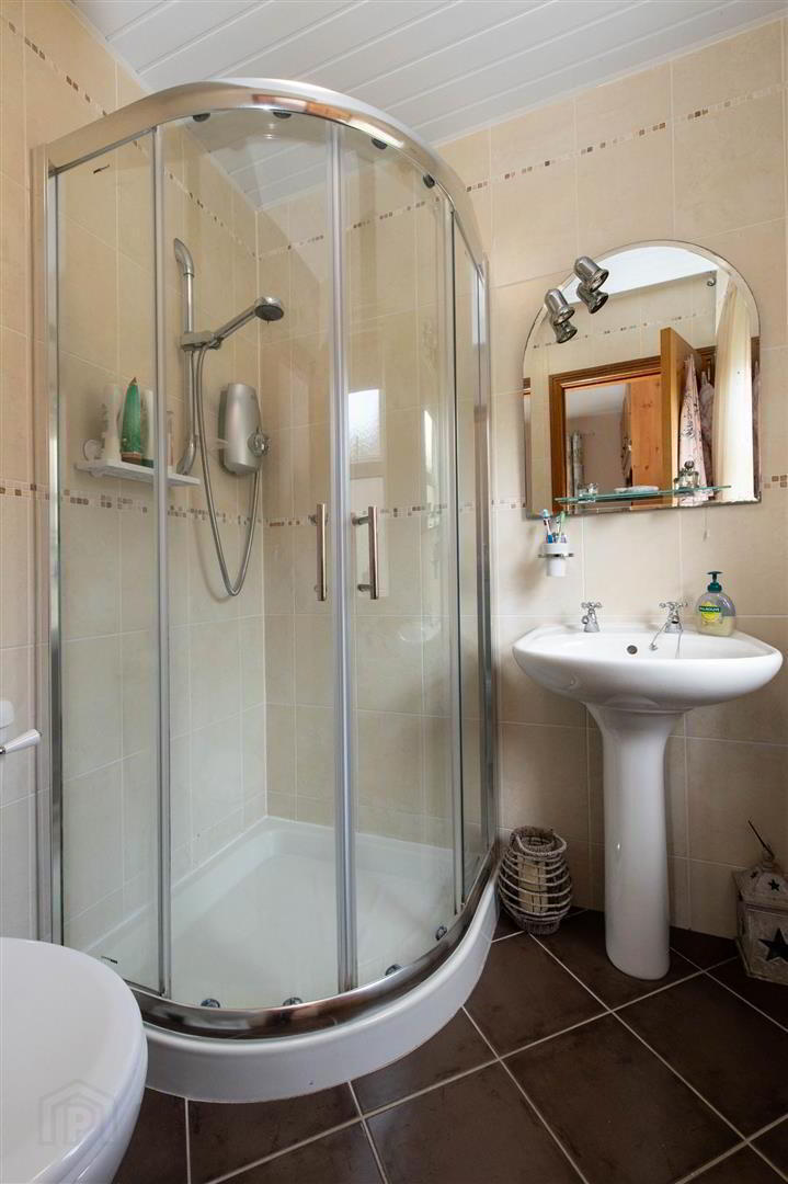 96a Commons Road 13 of 25