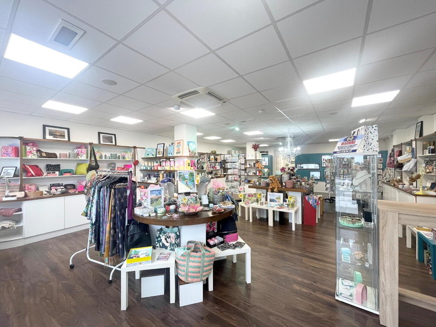 Memento, 4 Causeway Street 4 of 11