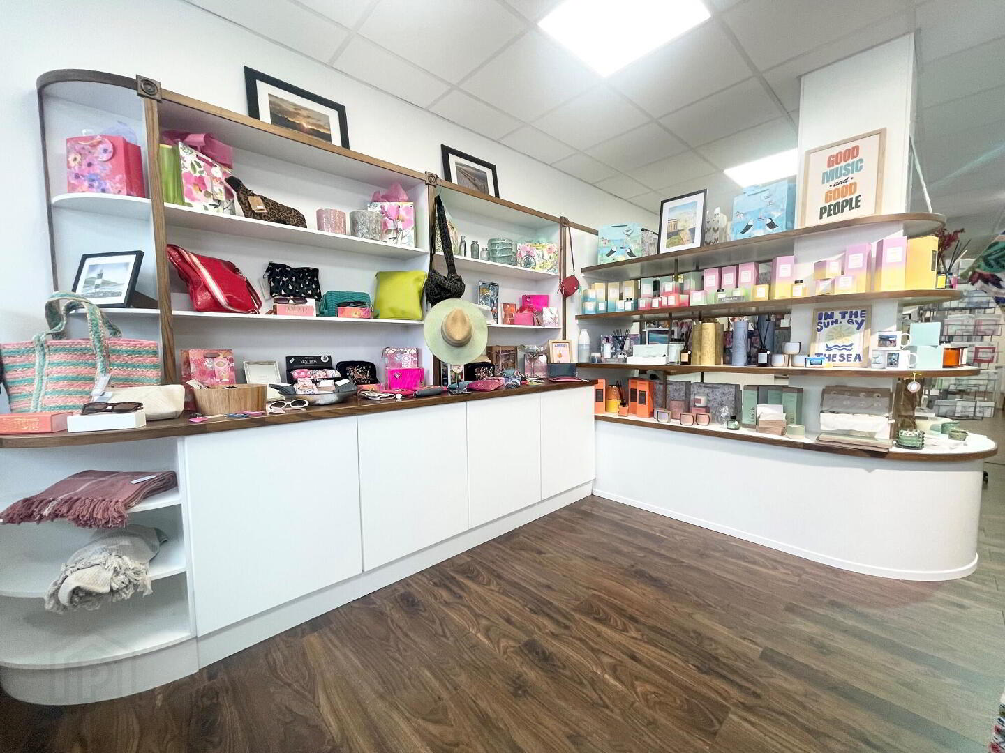 Memento, 4 Causeway Street 5 of 11