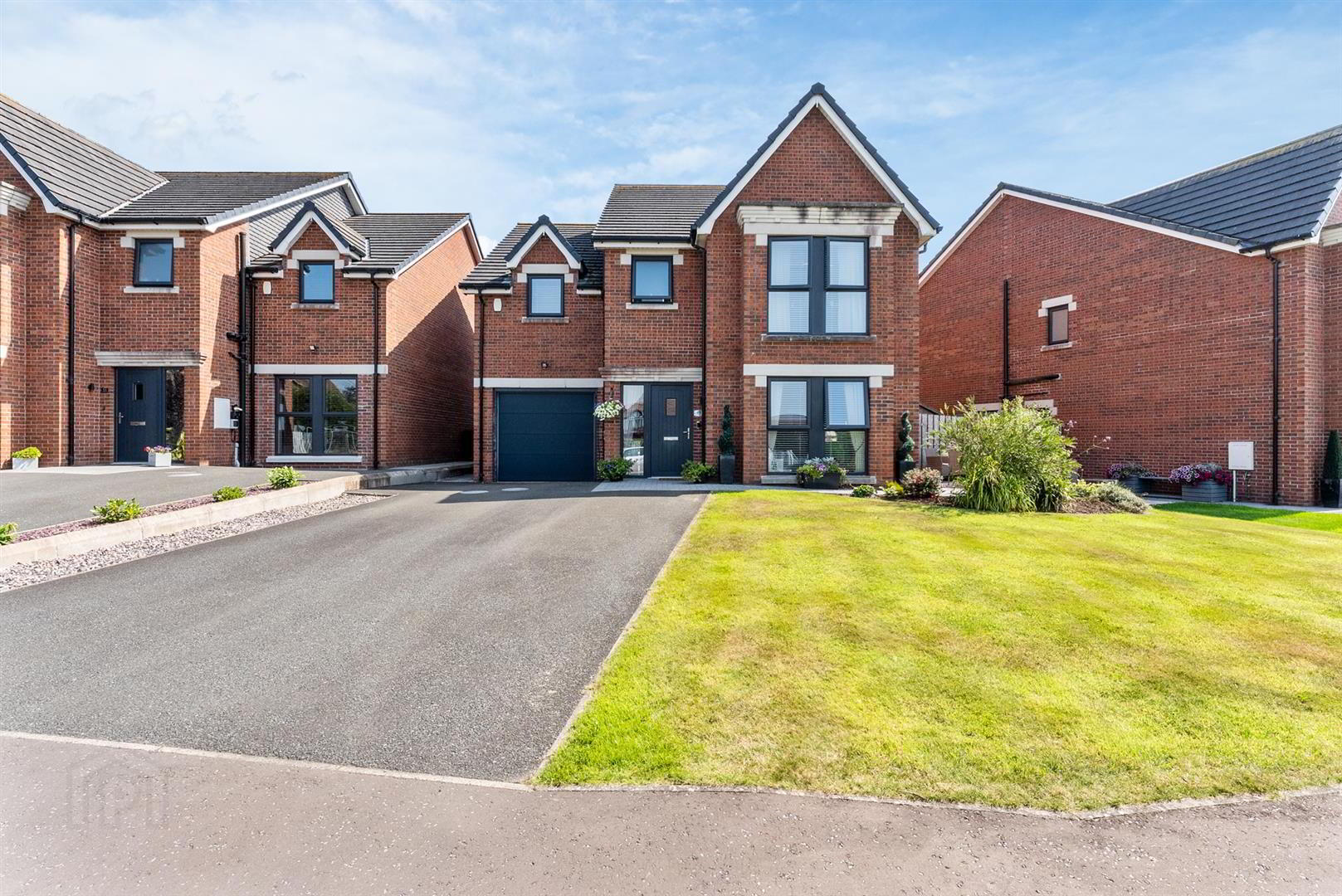 49 Baronsgrange Park 2 of 38