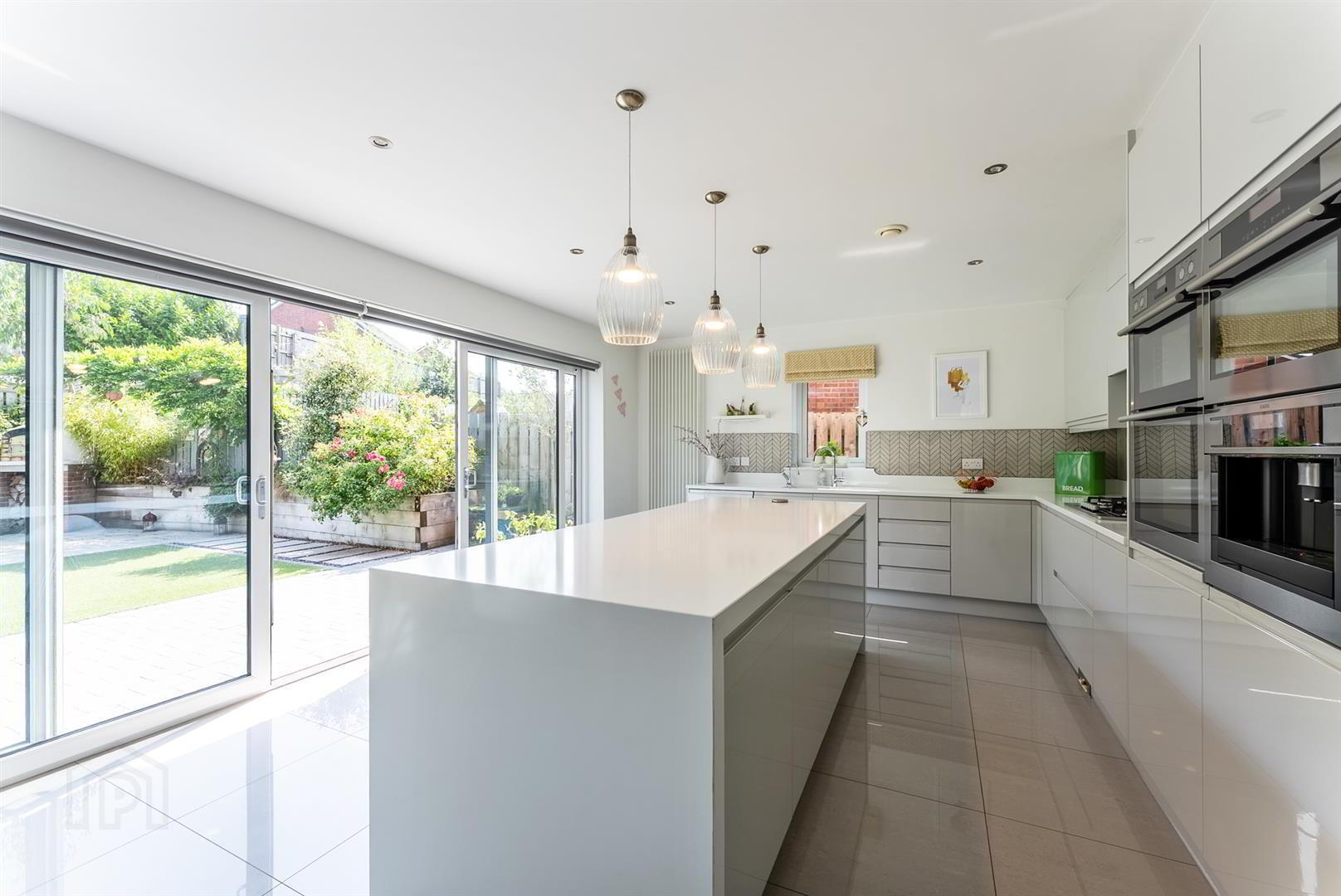 49 Baronsgrange Park 14 of 38