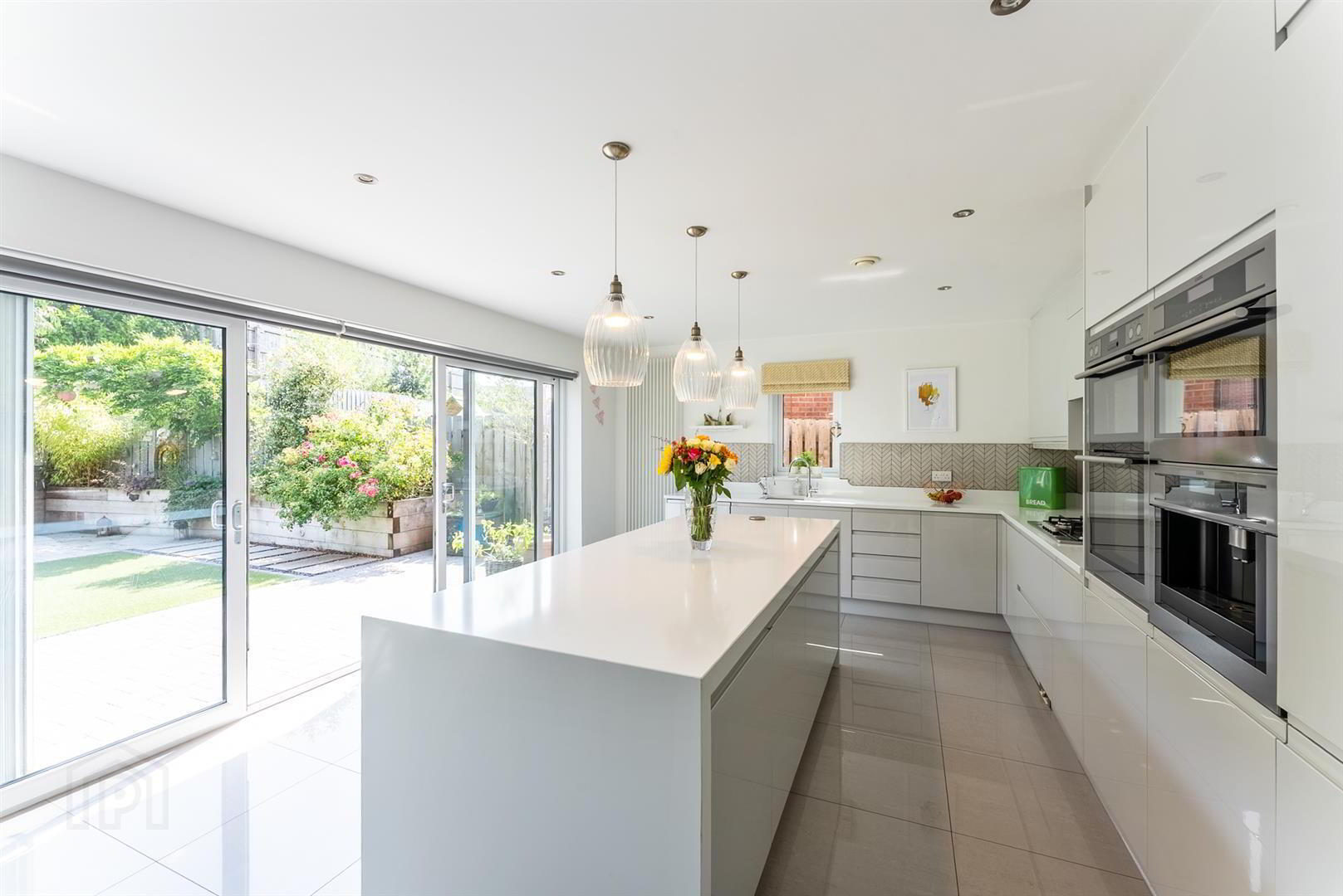 49 Baronsgrange Park 11 of 38