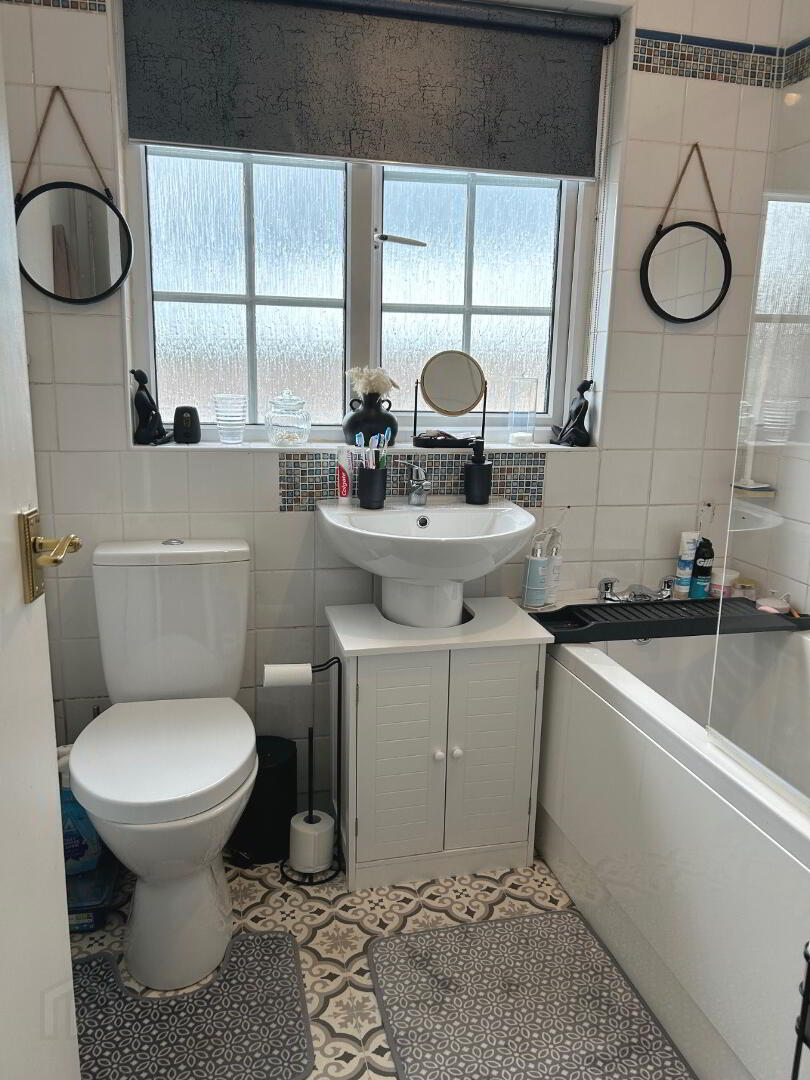 17 Killymoon Street 5 of 24