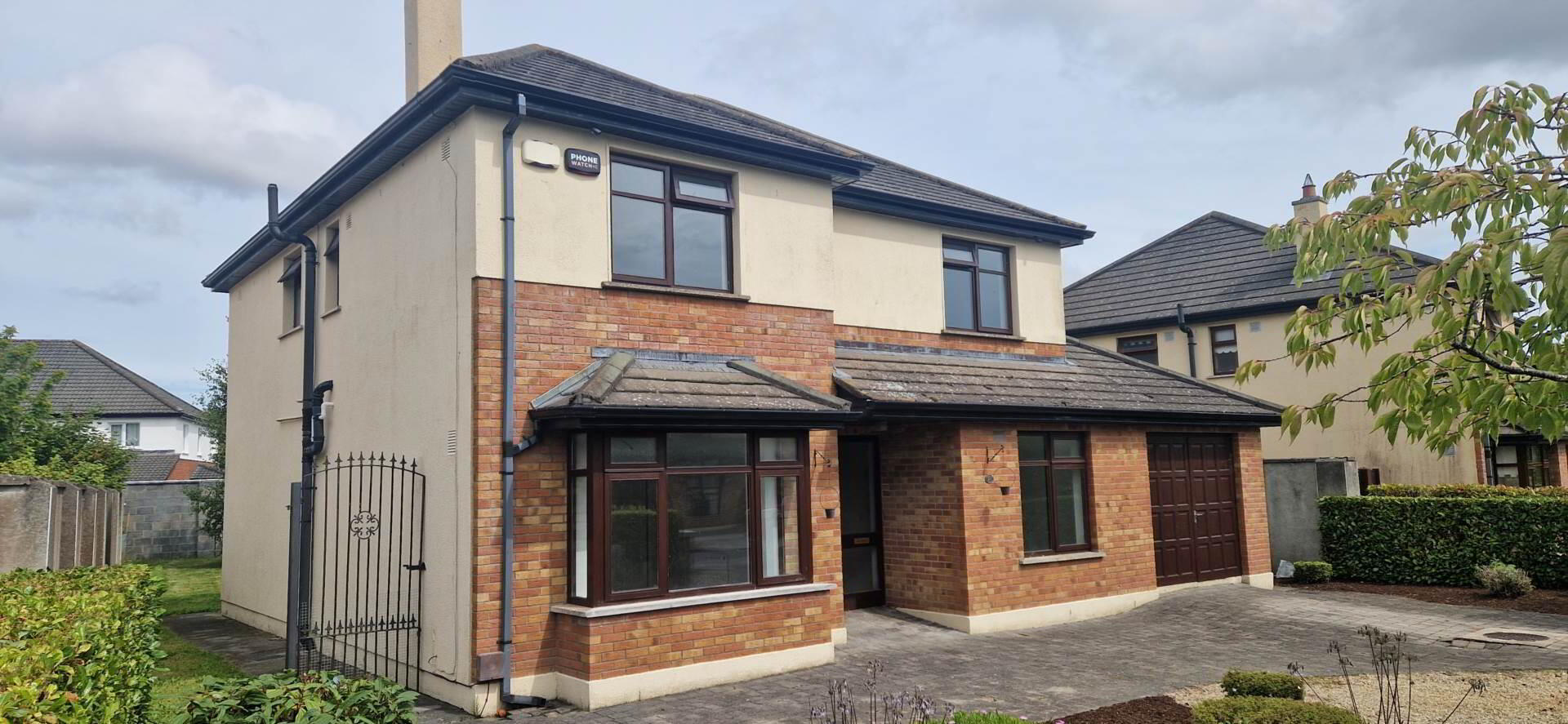 27 Bridgefield Manor 2 of 44