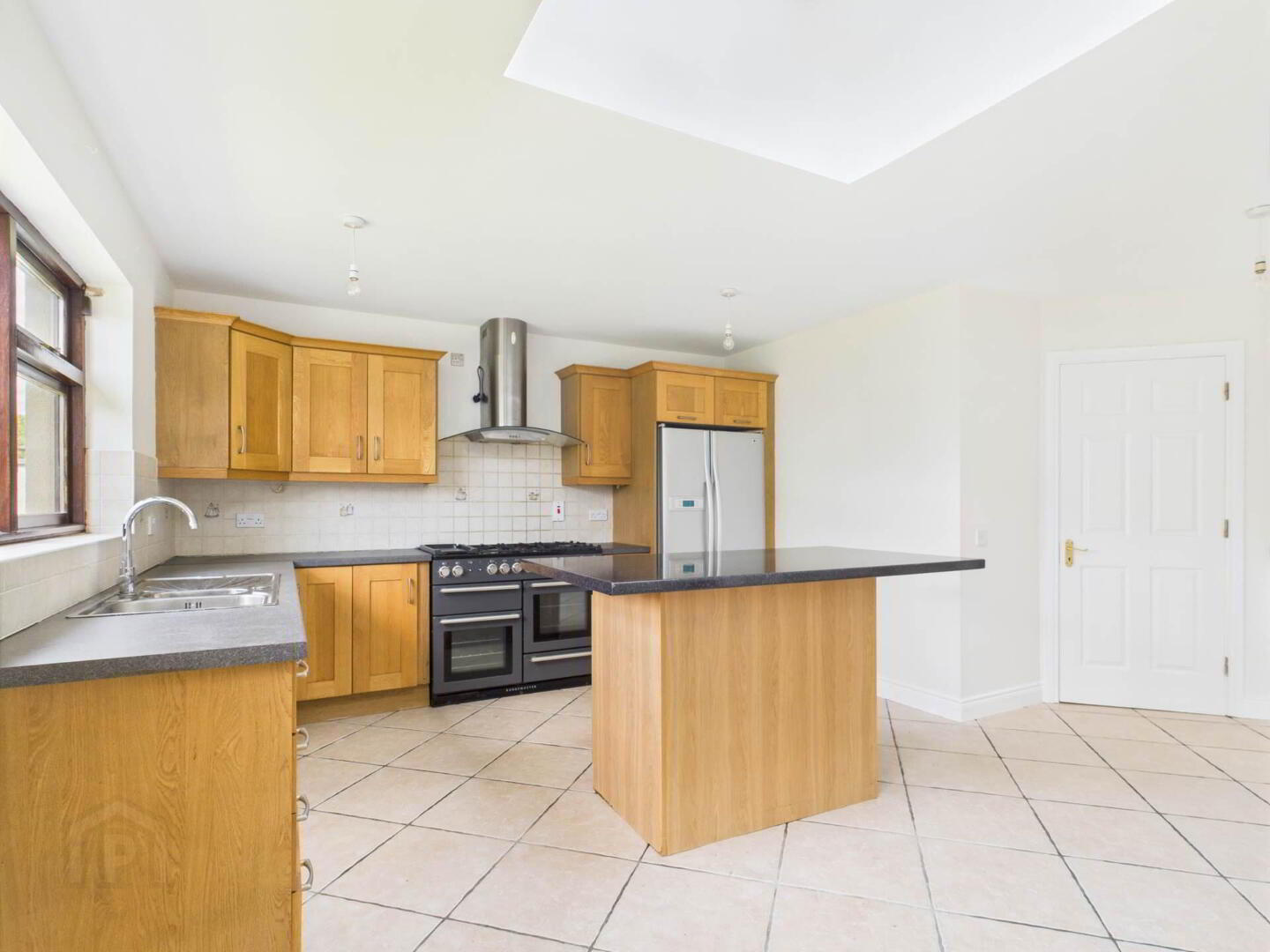 27 Bridgefield Manor 14 of 44