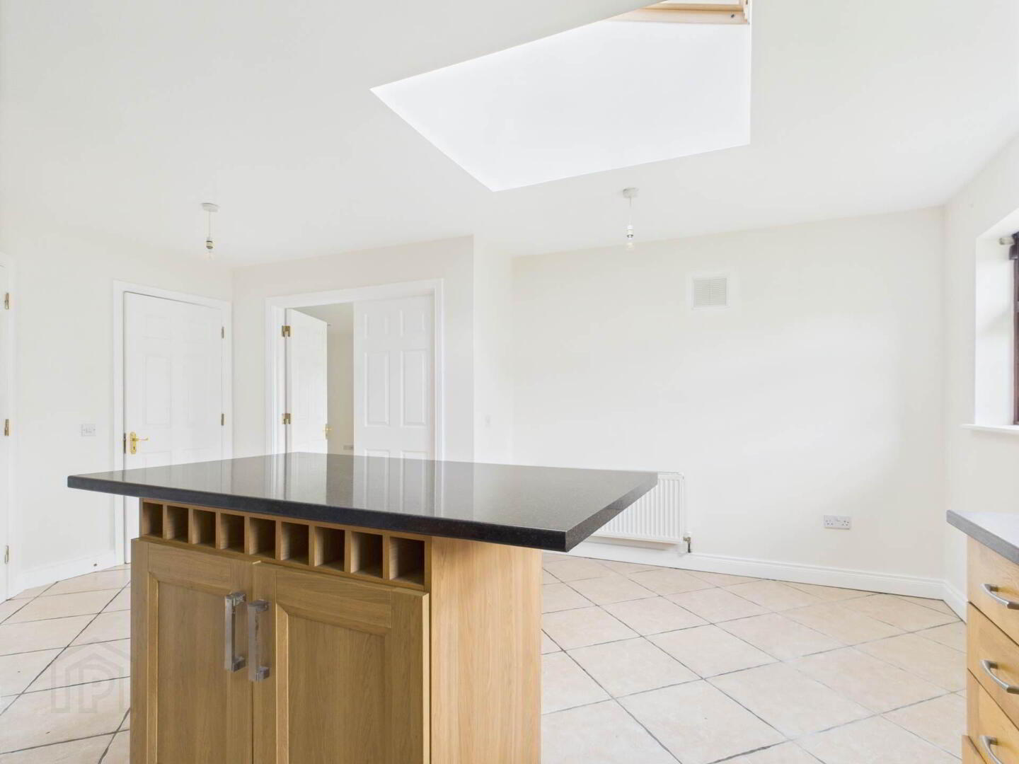 27 Bridgefield Manor 15 of 44