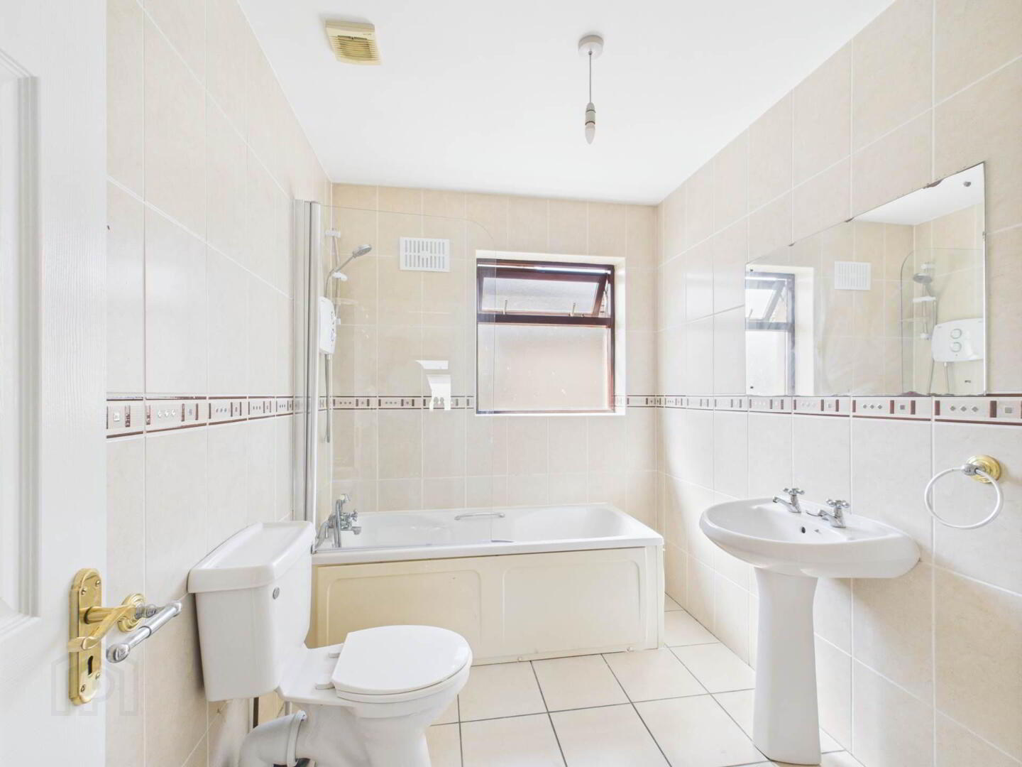 27 Bridgefield Manor 30 of 44