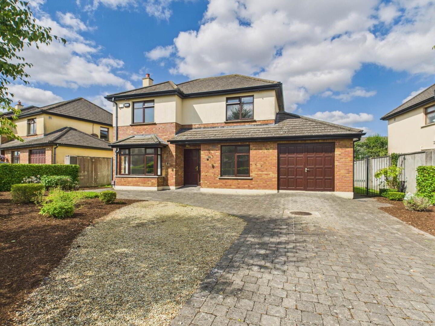 27 Bridgefield Manor 36 of 44