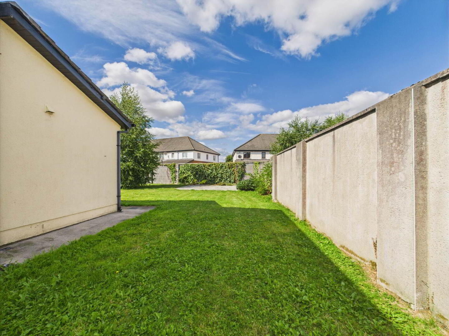 27 Bridgefield Manor 39 of 44