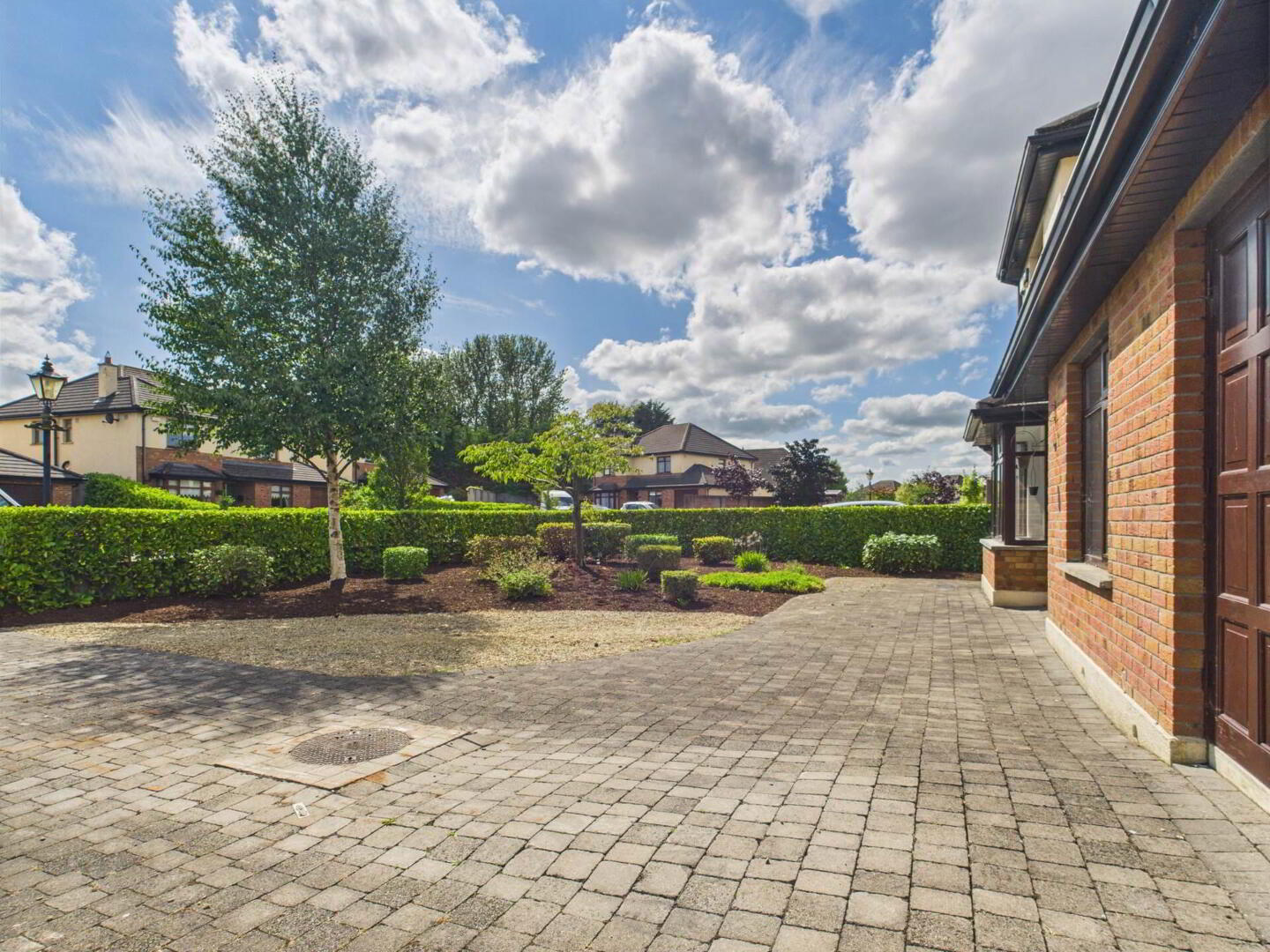 27 Bridgefield Manor 37 of 44