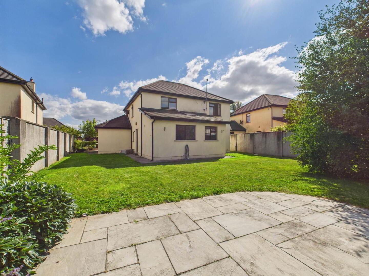 27 Bridgefield Manor 42 of 44