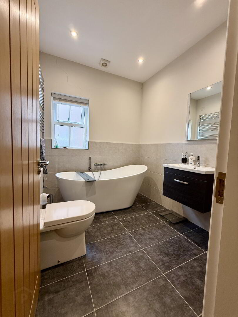 36 Limestone Square, Rock Road 33 of 40