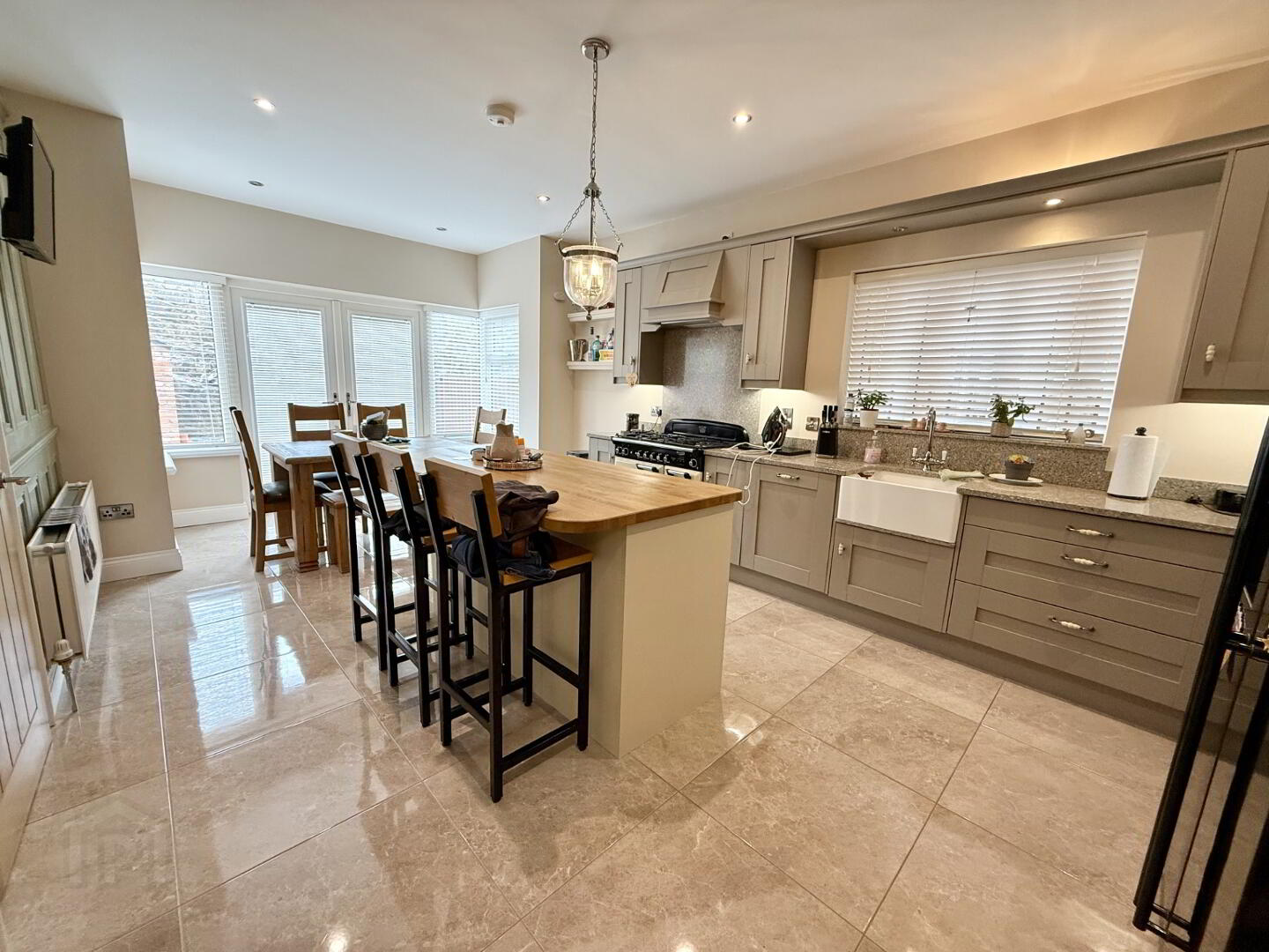 36 Limestone Square, Rock Road 13 of 40
