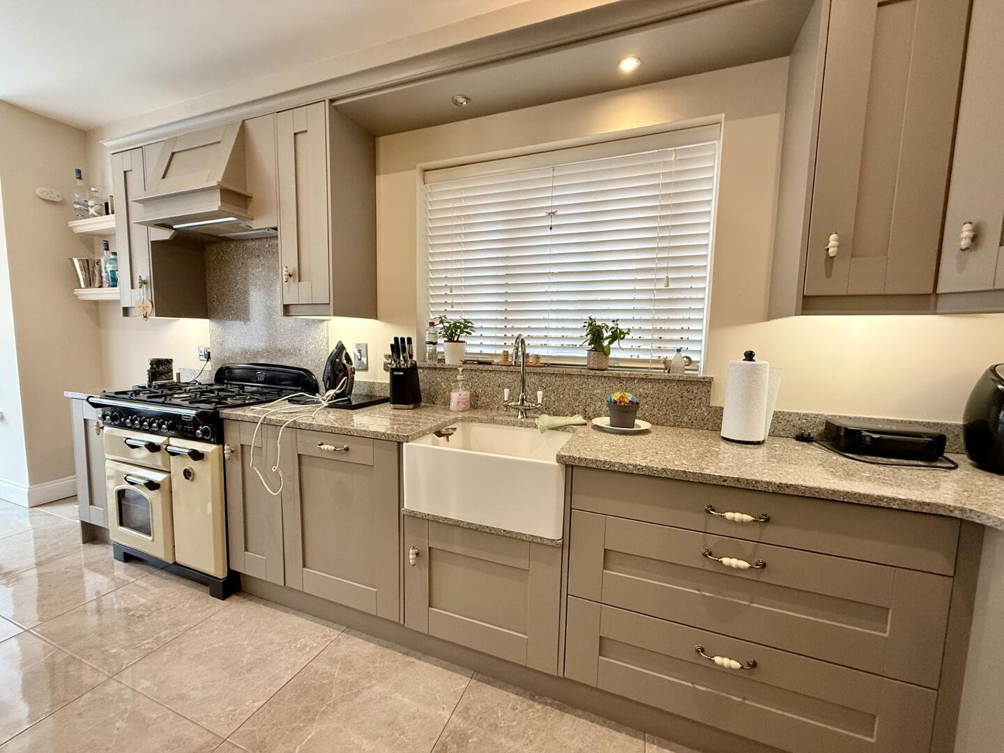 36 Limestone Square, Rock Road 17 of 40