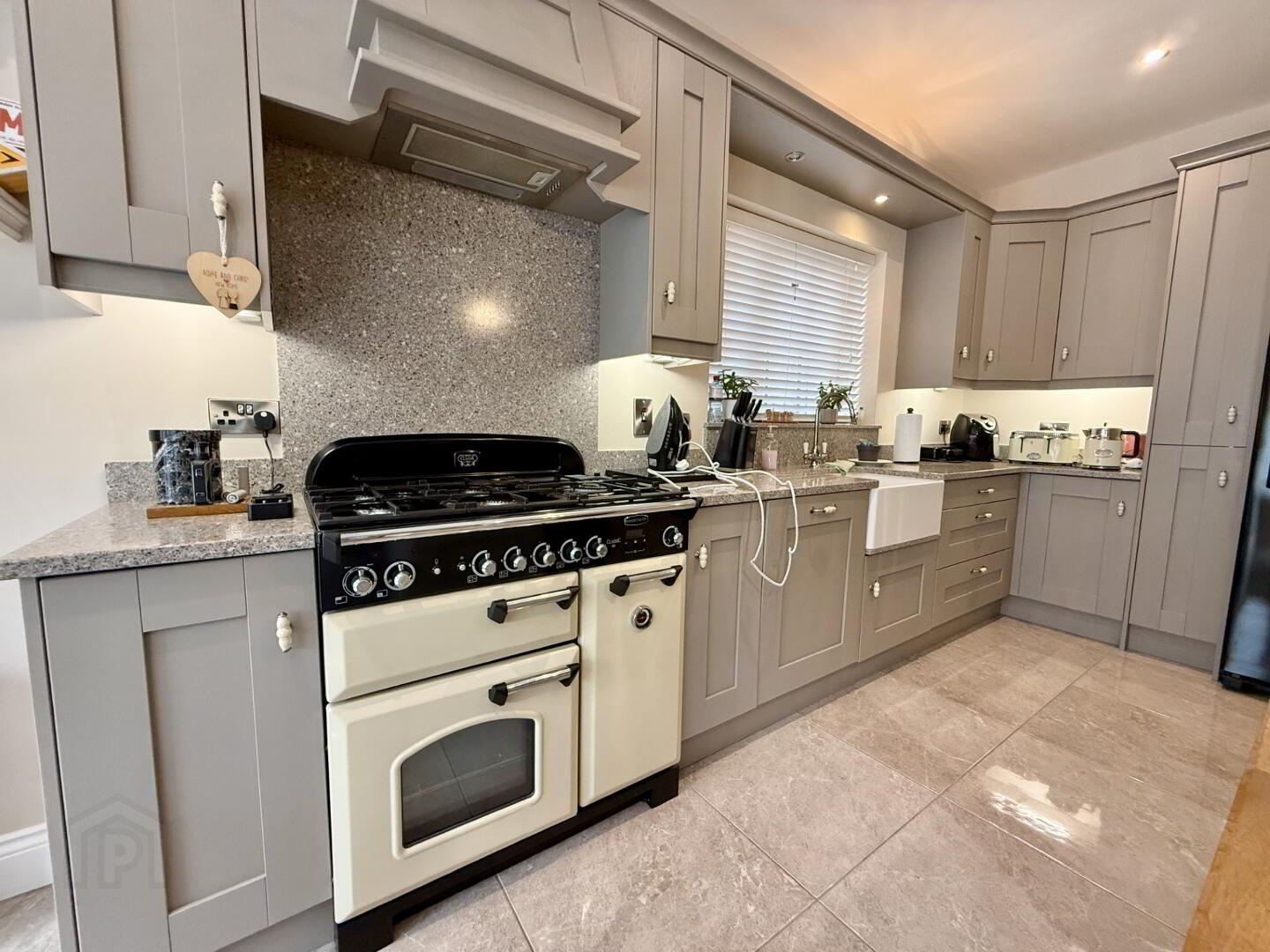36 Limestone Square, Rock Road 16 of 40