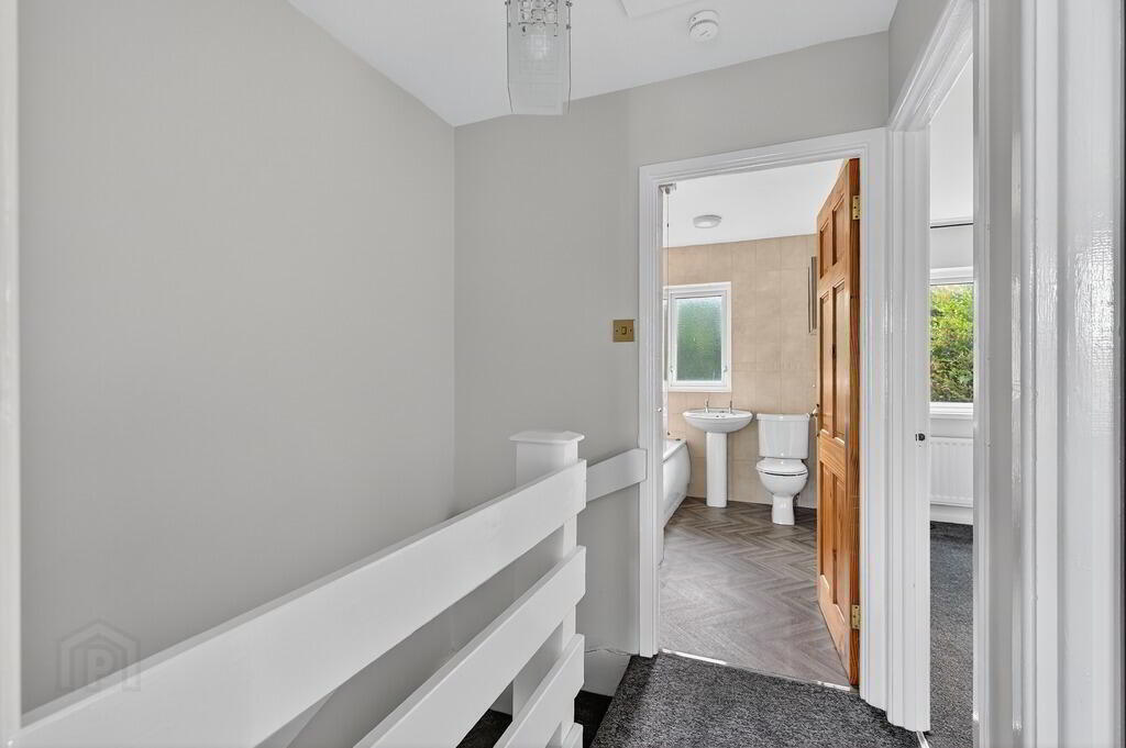 7 Windermere Close 9 of 17