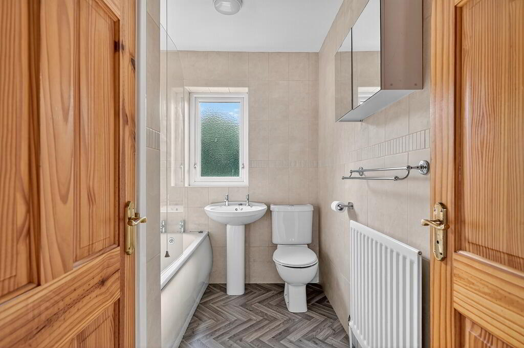7 Windermere Close 10 of 17