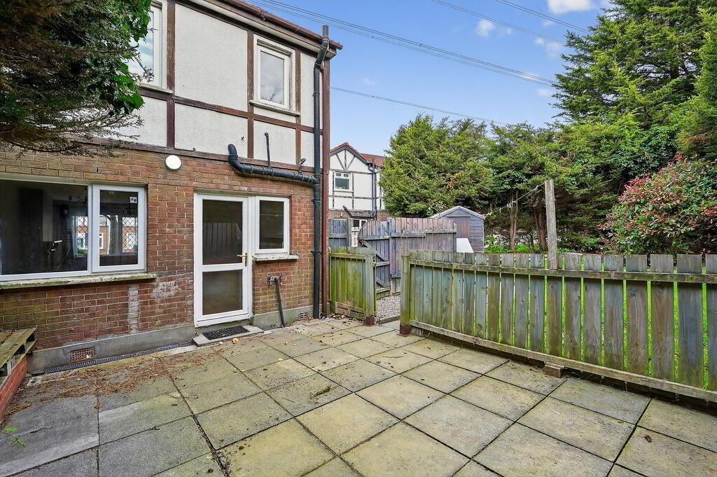 7 Windermere Close 16 of 17