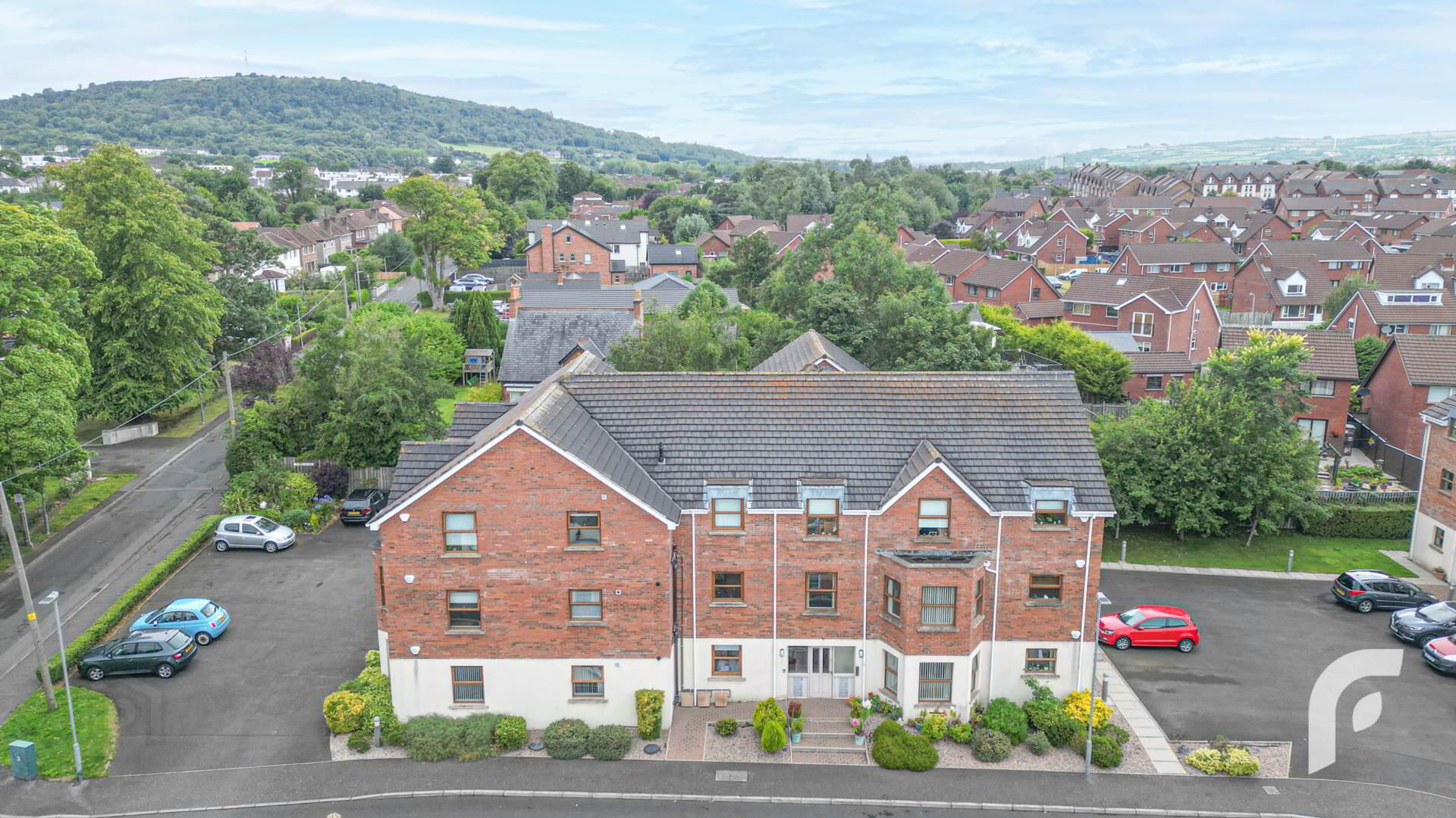 9 Dillons Grange 3 of 31