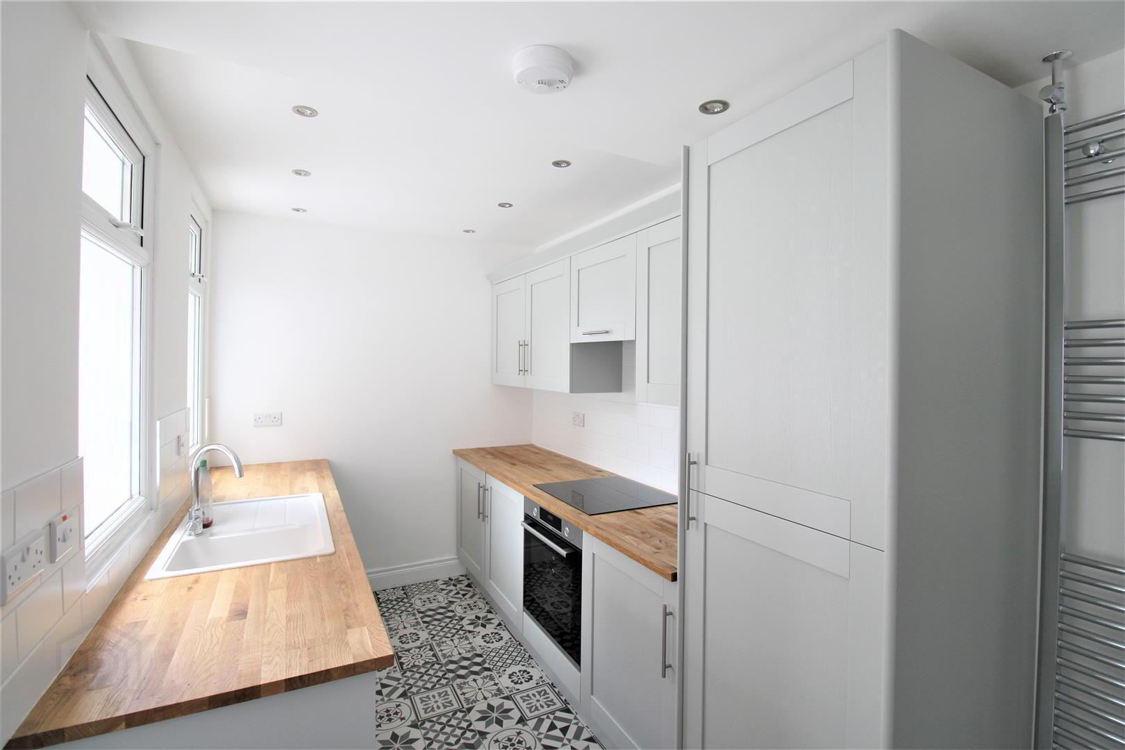 6 Clifton Crescent 7 of 20