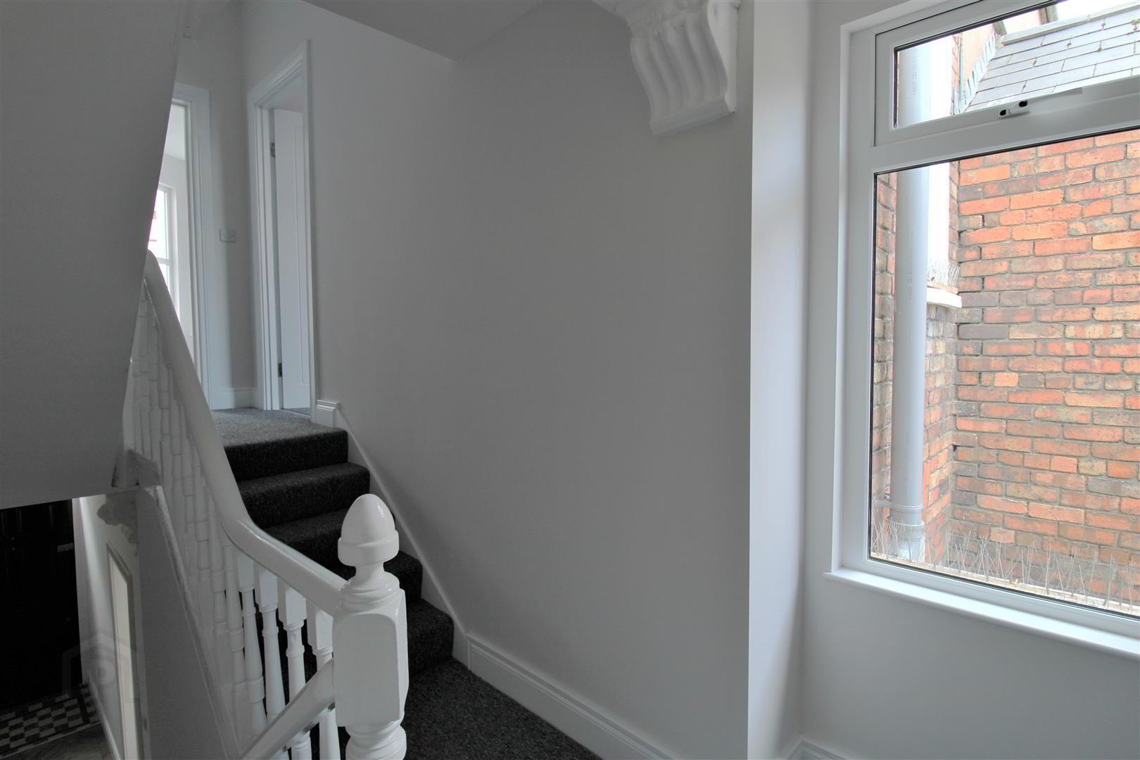 6 Clifton Crescent 10 of 20