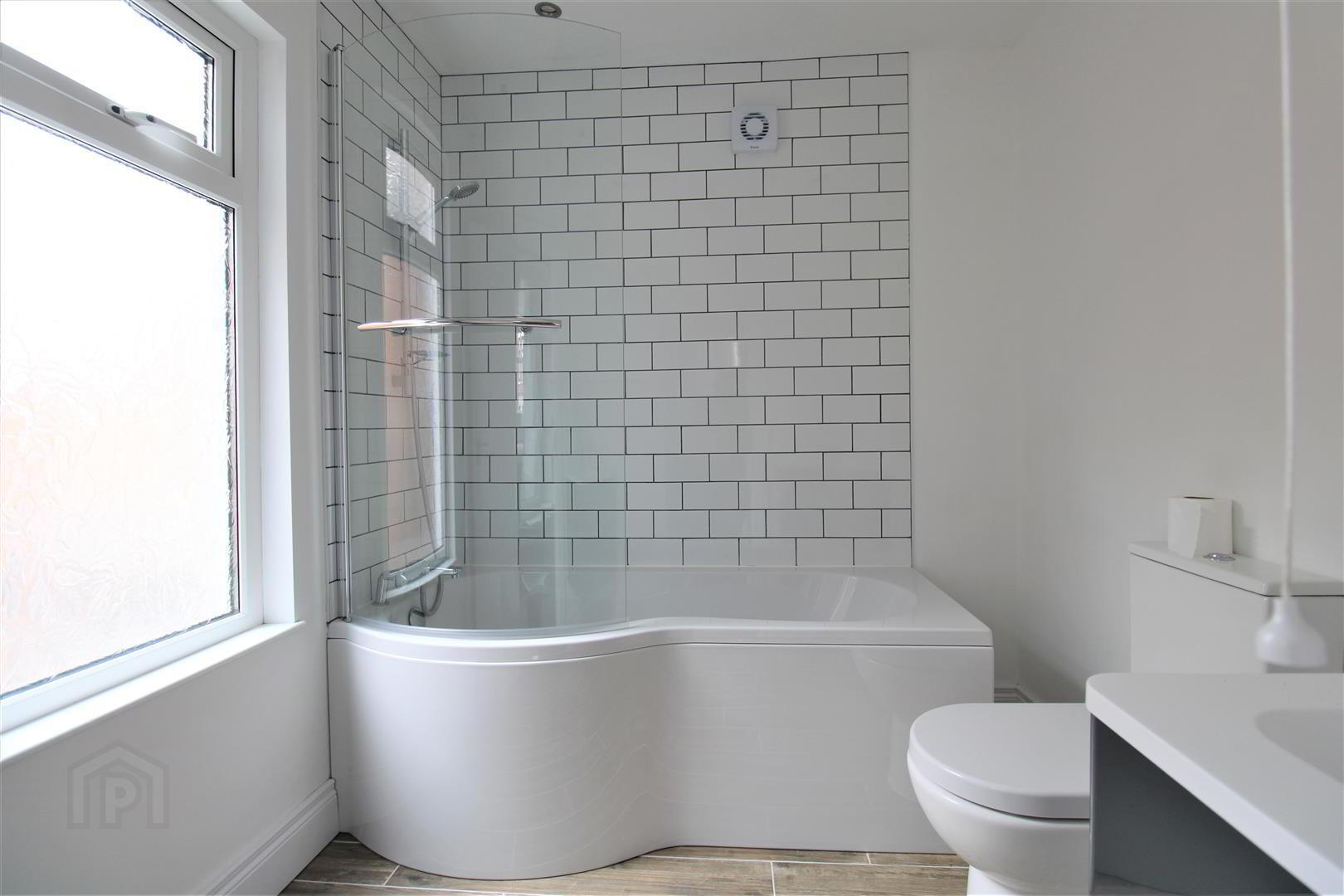 6 Clifton Crescent 11 of 20
