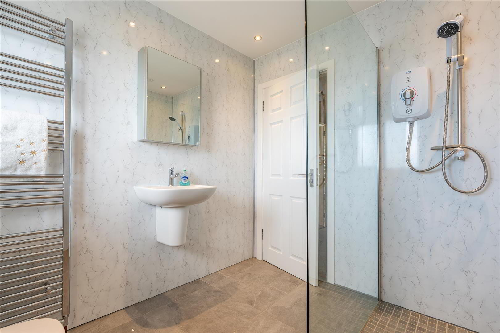 Windy Ridge, 84a Manse Road 13 of 17