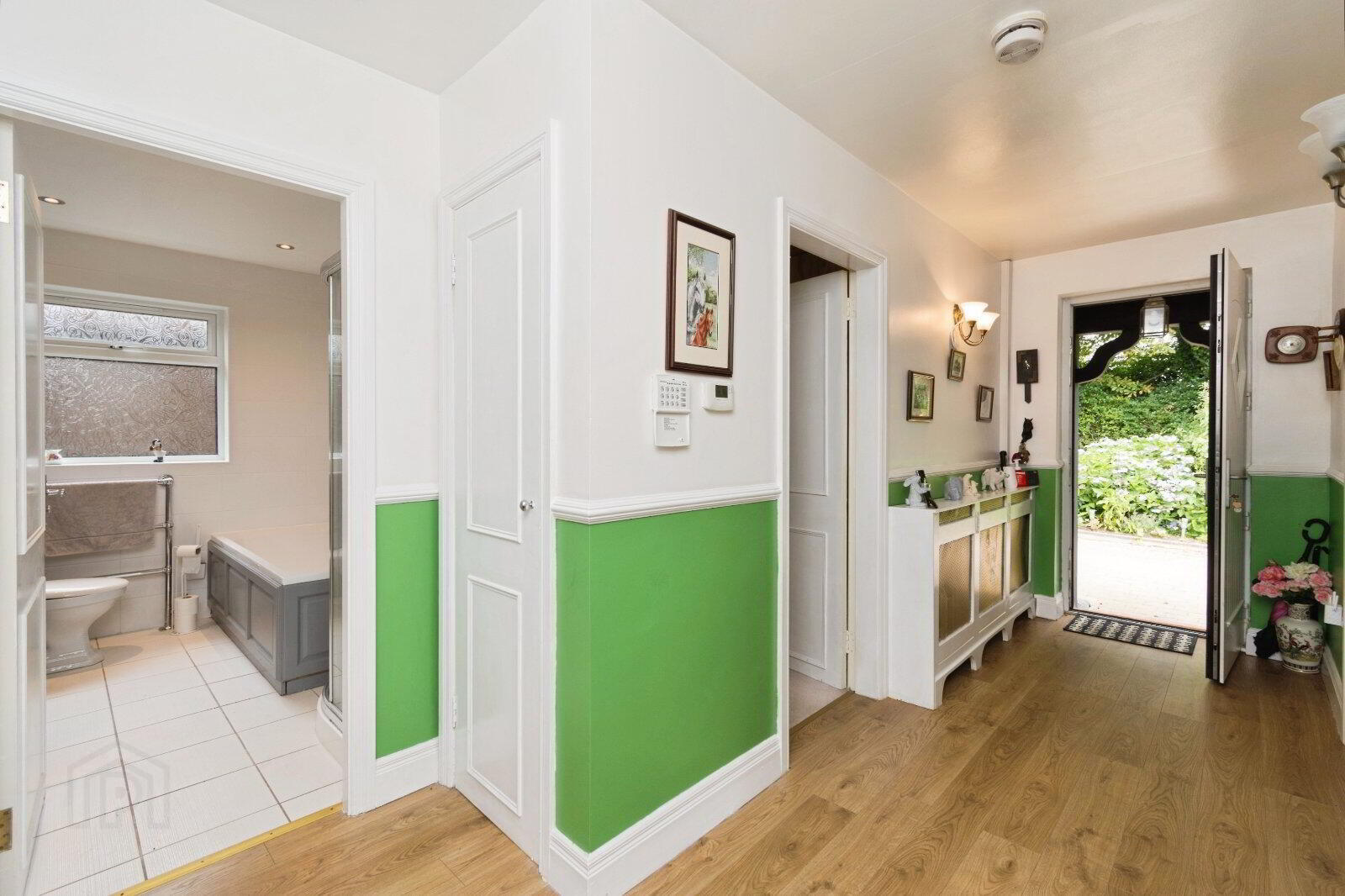 10 Glen Road 3 of 22