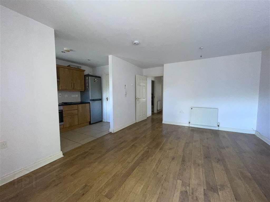 Apartment 7 157 Glen Road 2 of 5