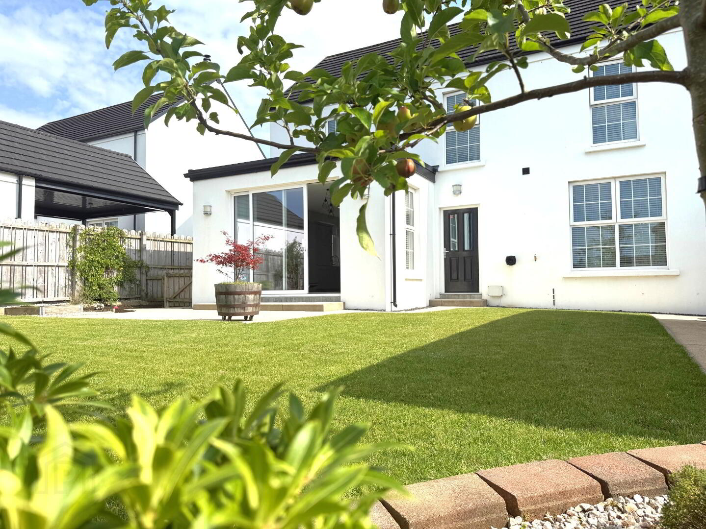 15 Abbeyfields 24 of 32