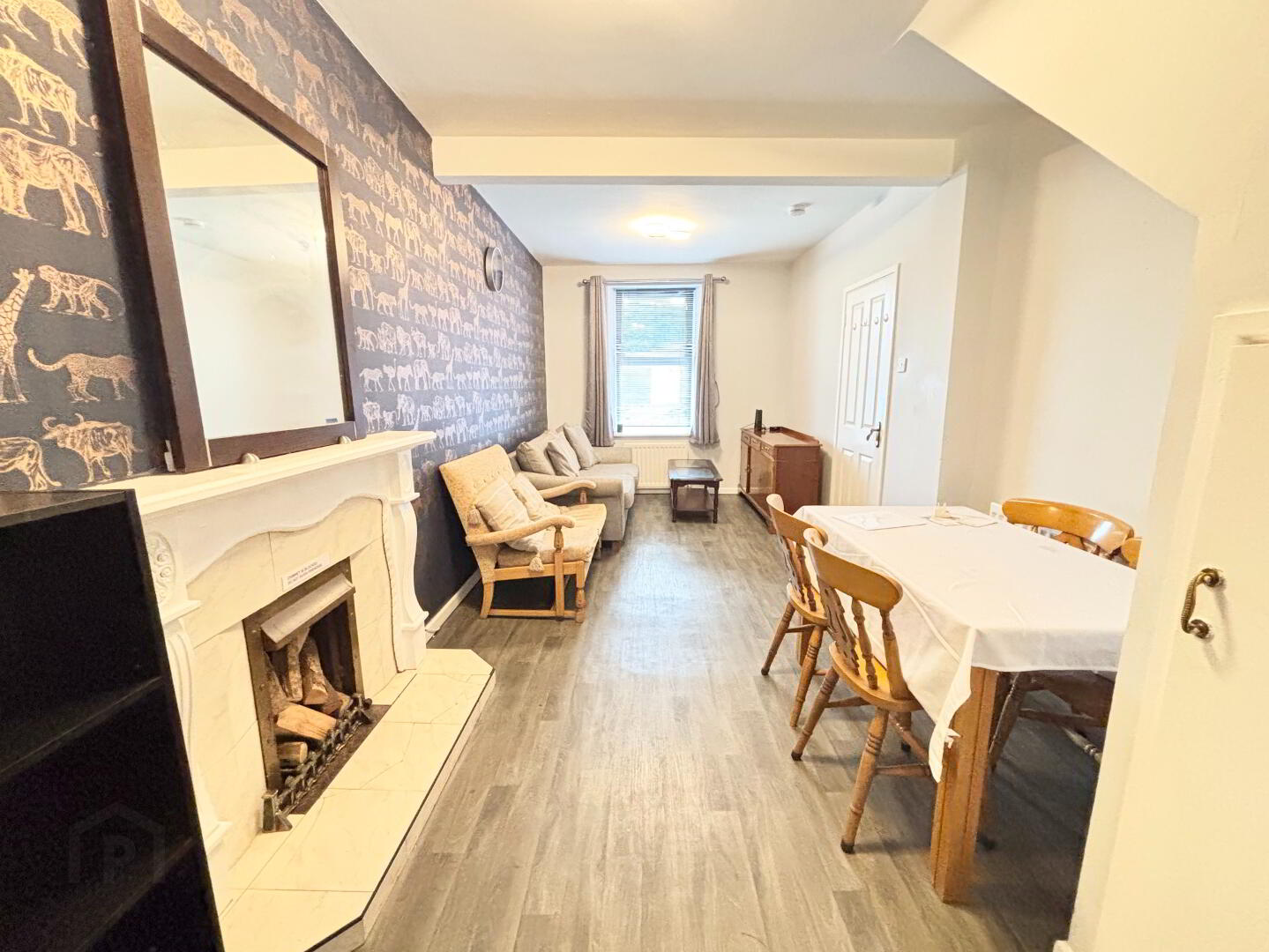 1 Clarence Street 4 of 23