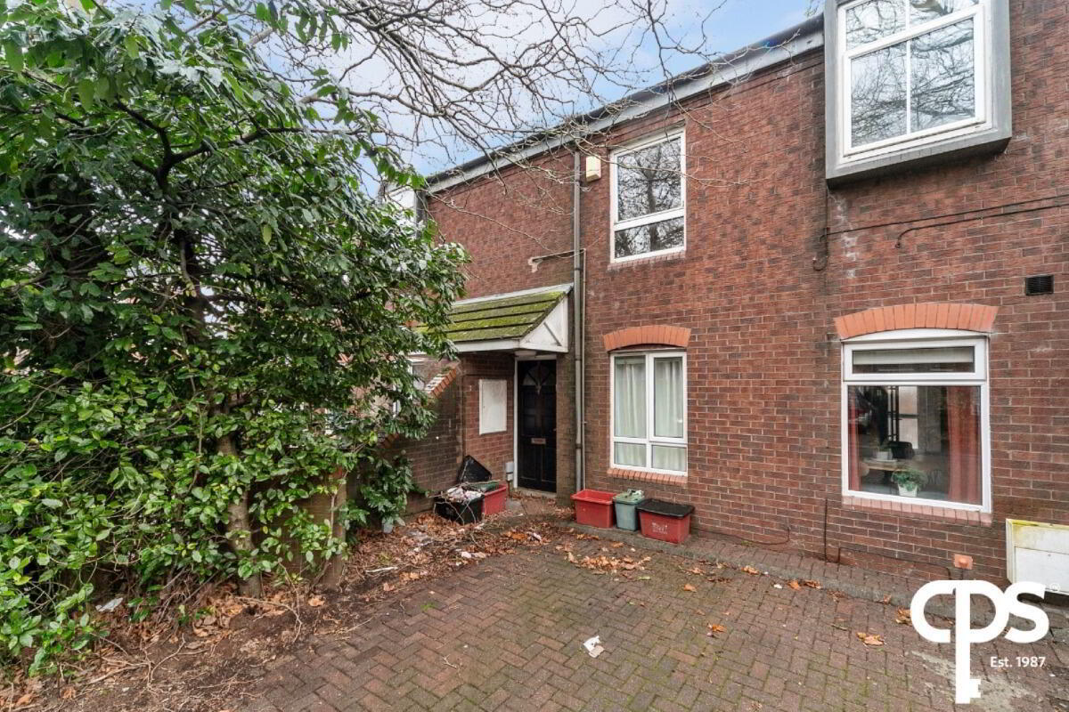 8 Salisbury Court 1 of 11