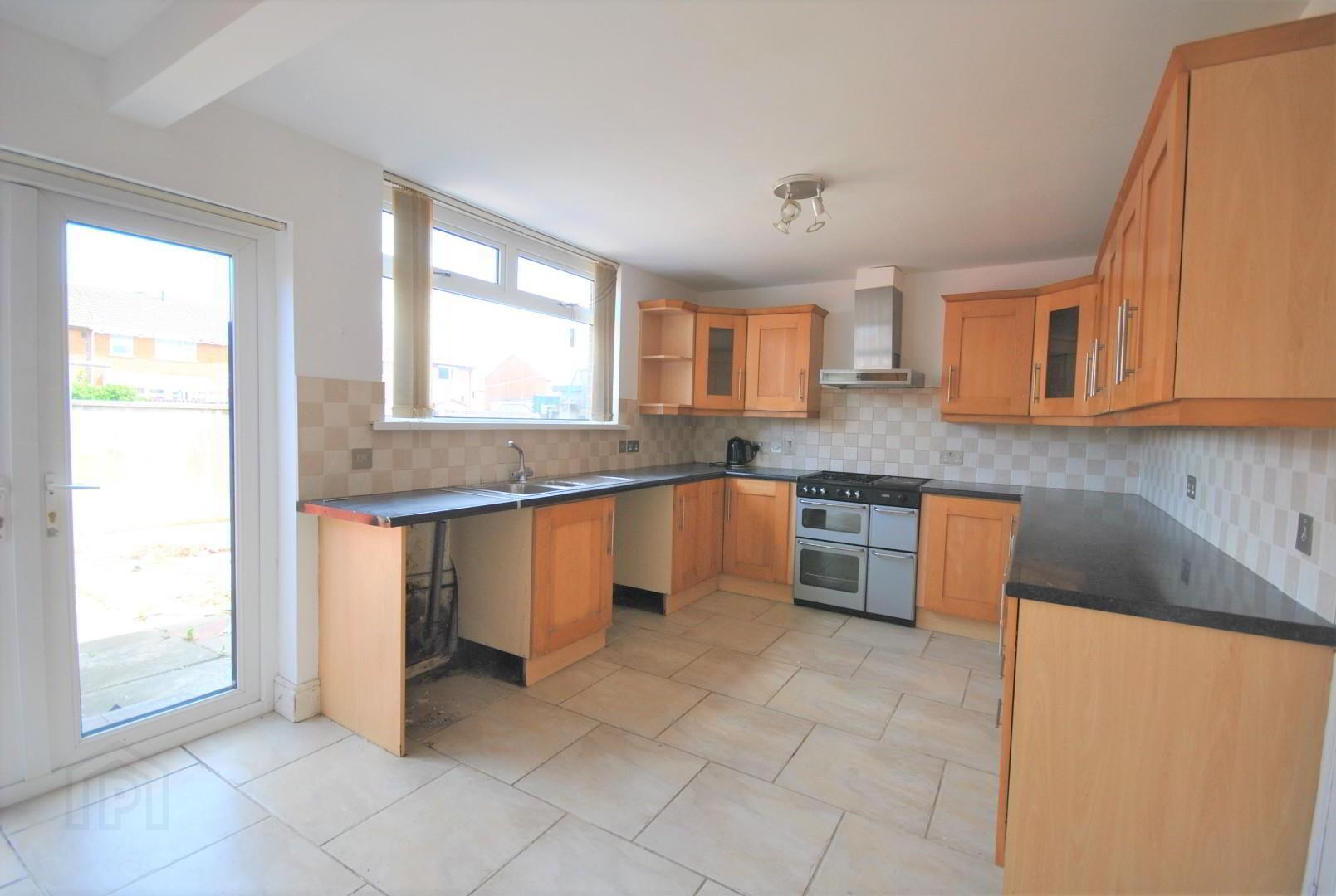 105 Blenheim Drive 2 of 6