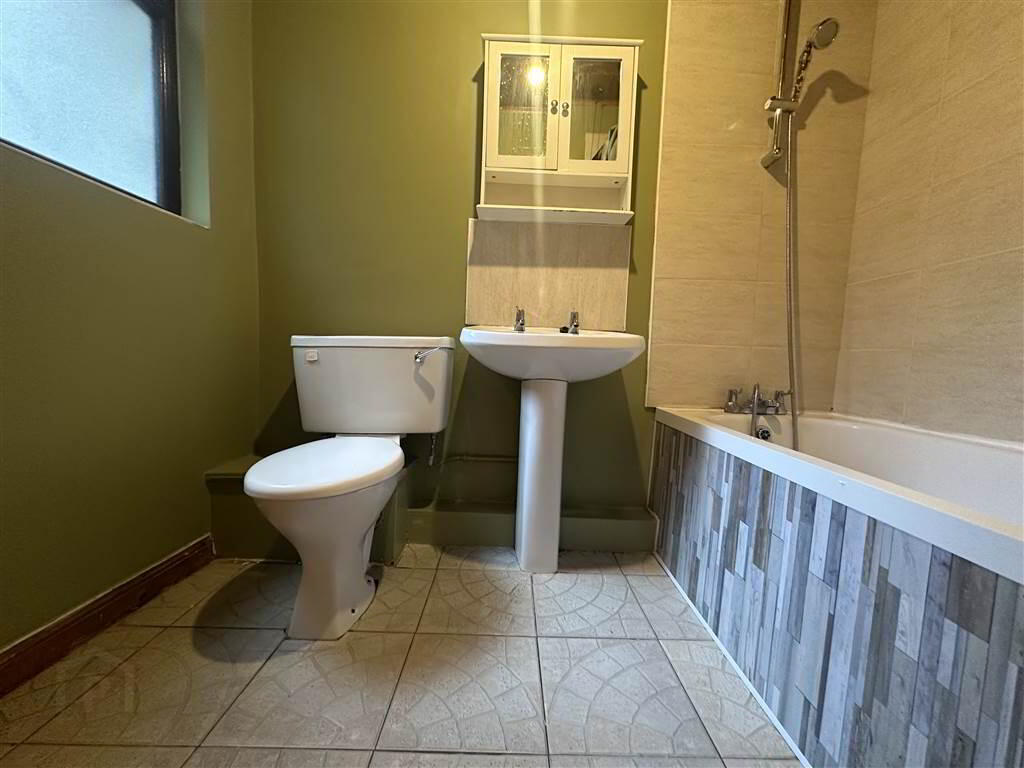 9 Clondara Street 5 of 9