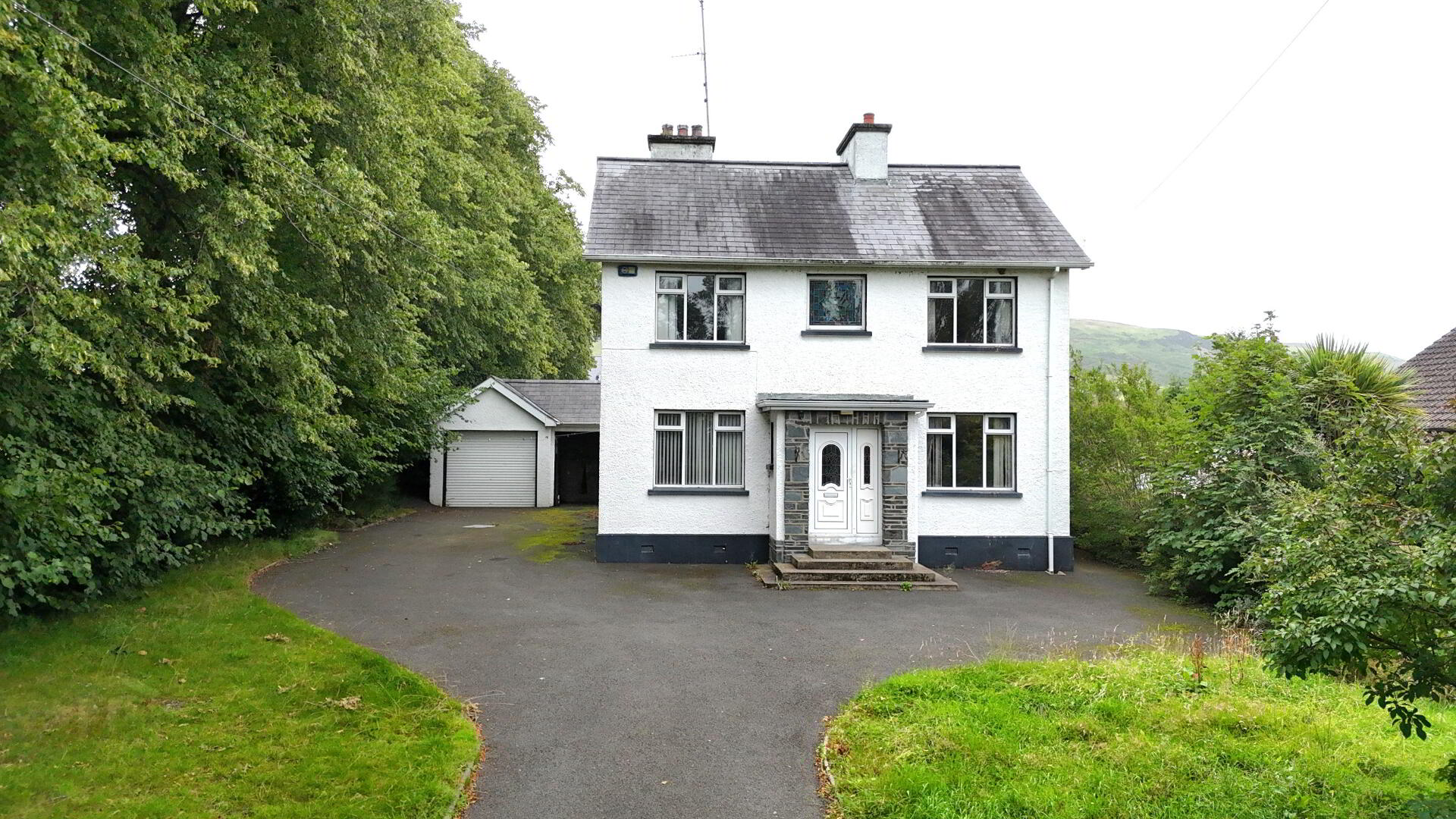 300 Drumsurn Road 2 of 18