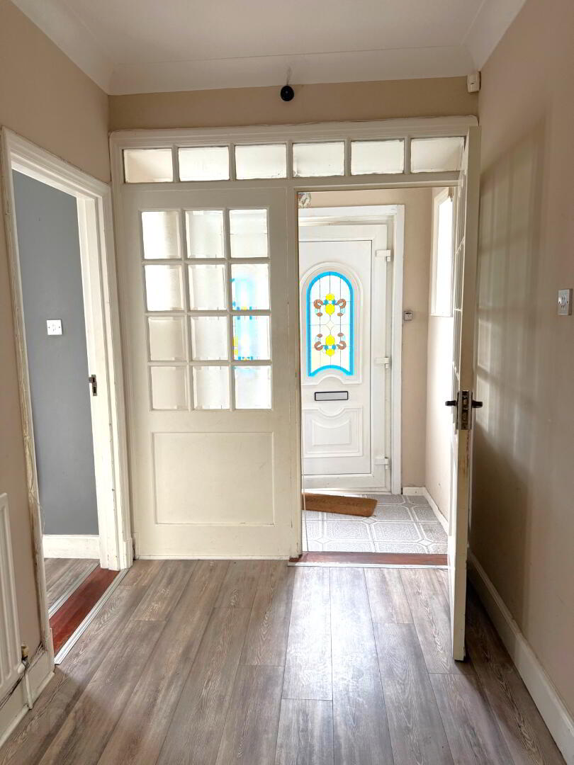 300 Drumsurn Road 3 of 18