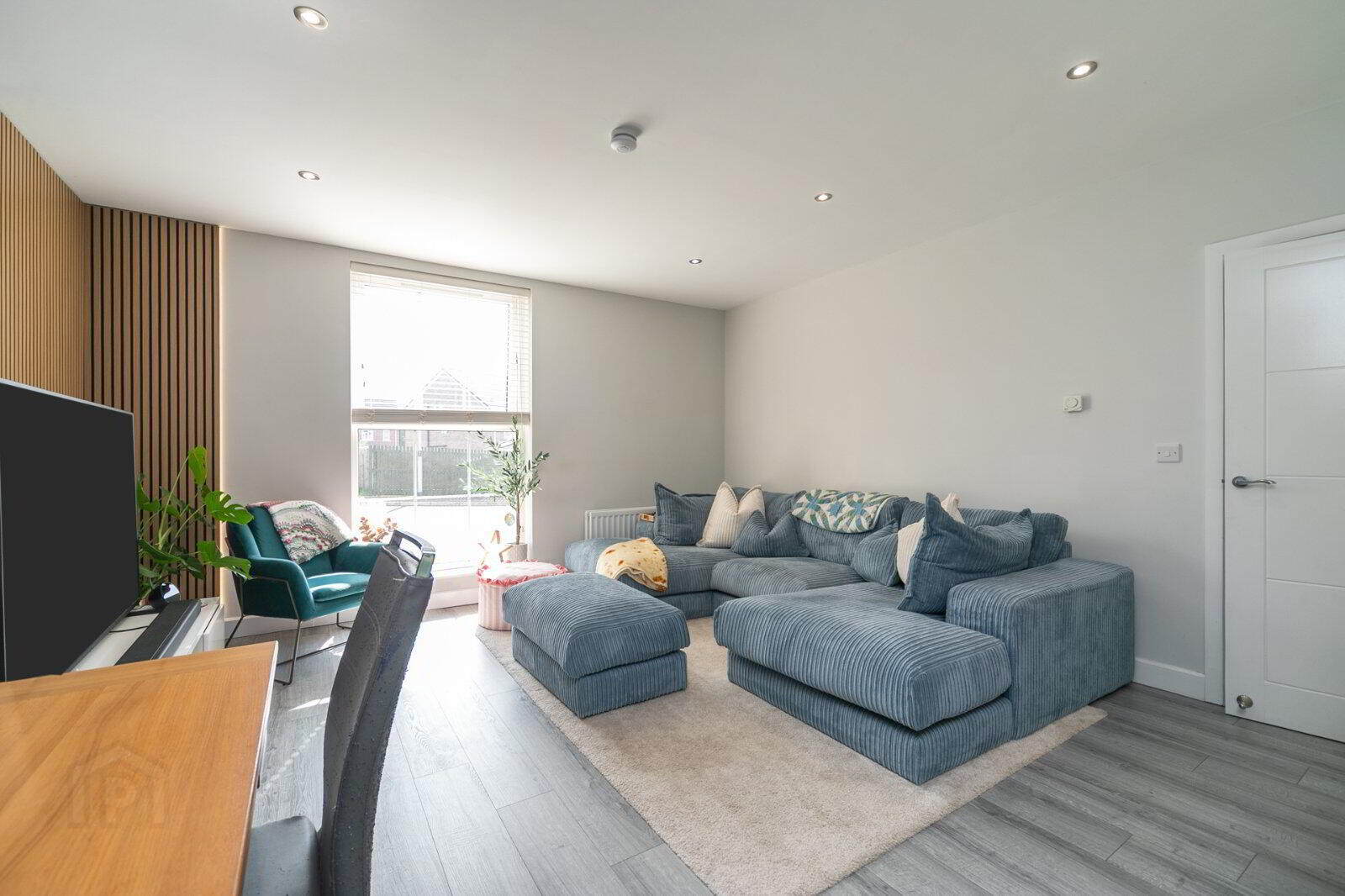 Apartment 1 49 Ayrshire Road 2 of 12