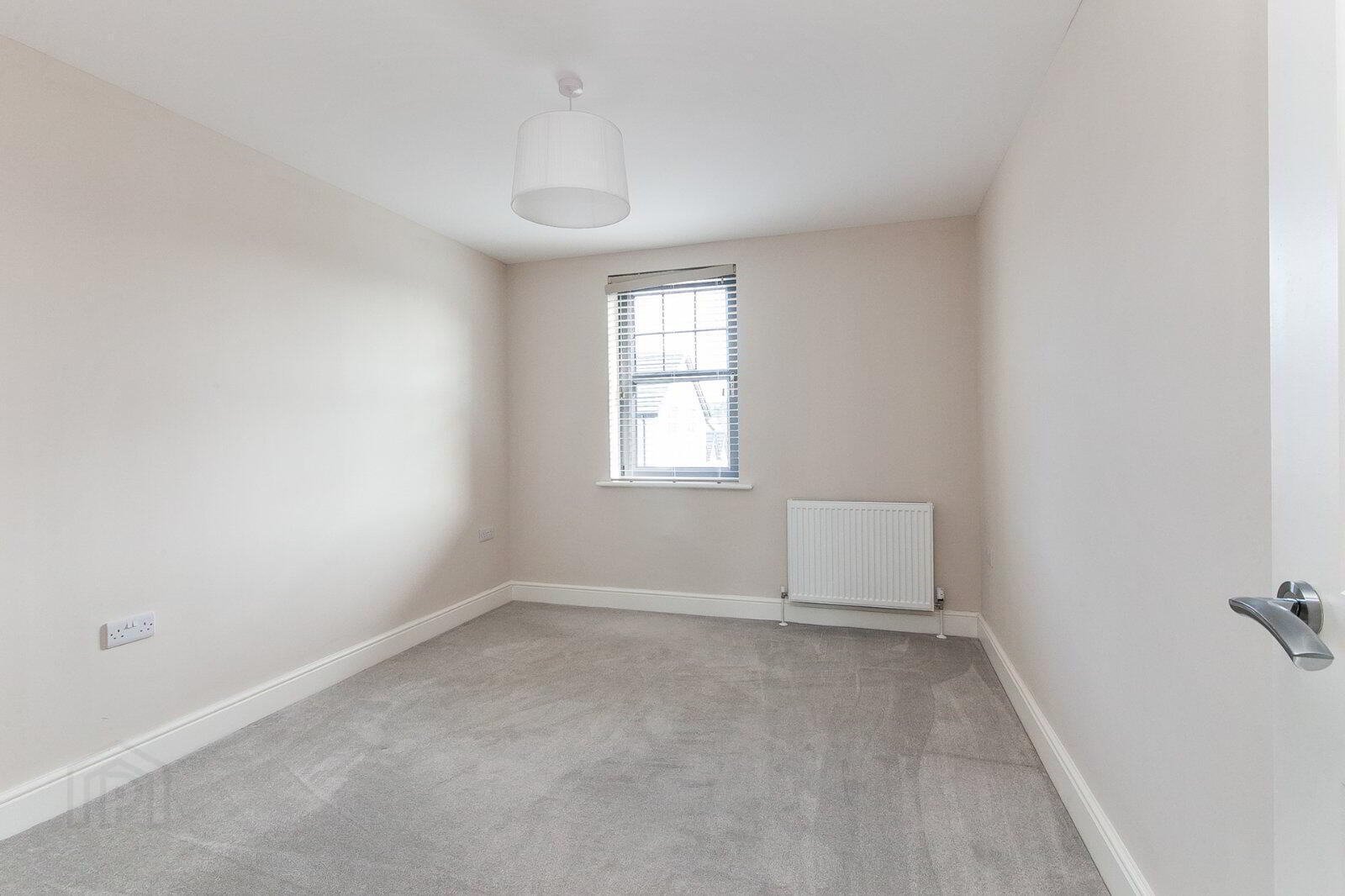 Apartment 11i Oakfield Park 11 of 12