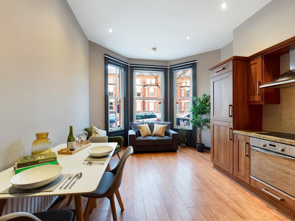3.1 Eglantine Avenue 2 of 17