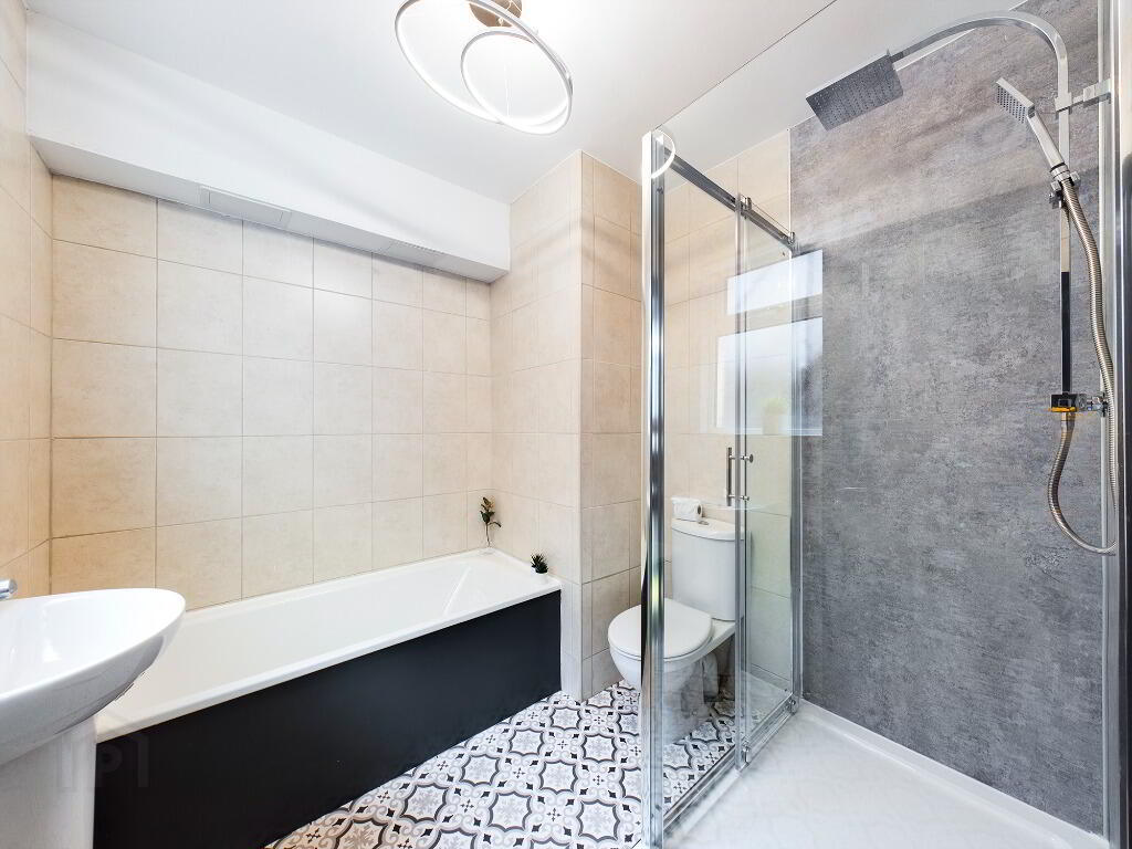 3.1 Eglantine Avenue 7 of 17