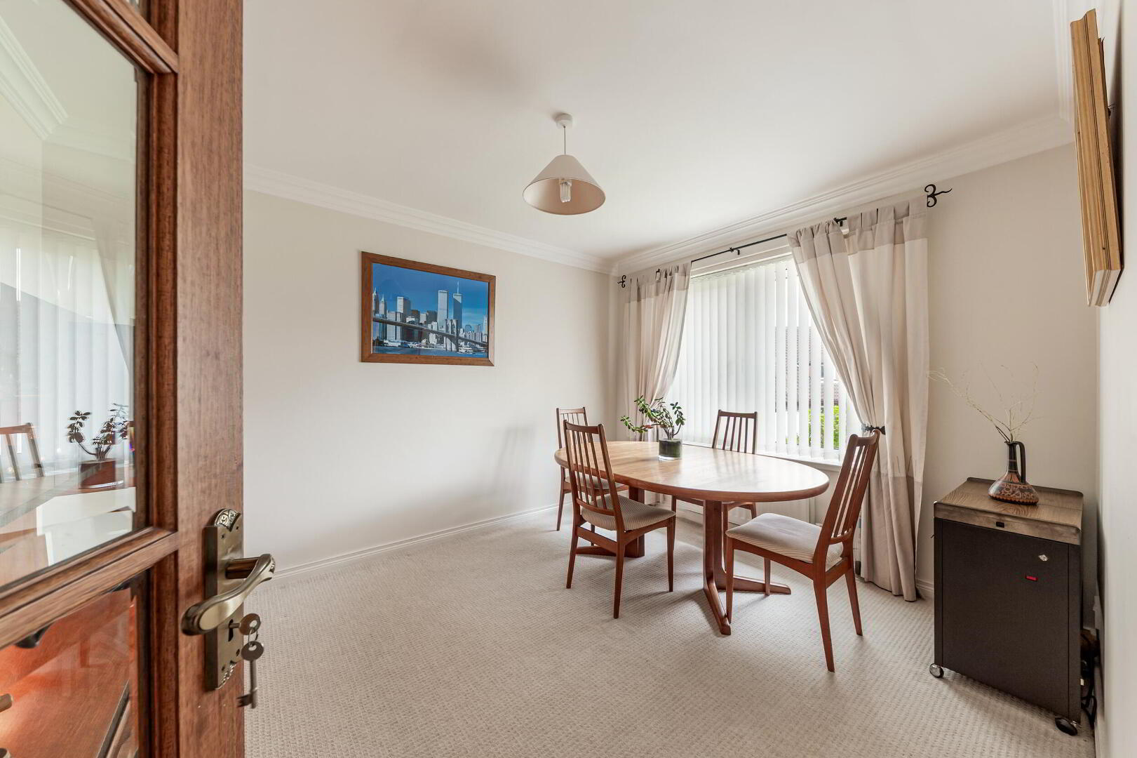 2 Moorfield Gardens 9 of 48